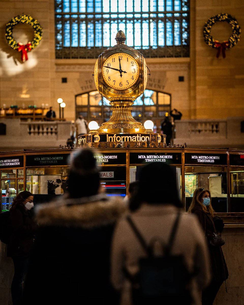 Grand Central Station, train station clock, warm lights, SD Phone Wallpaper