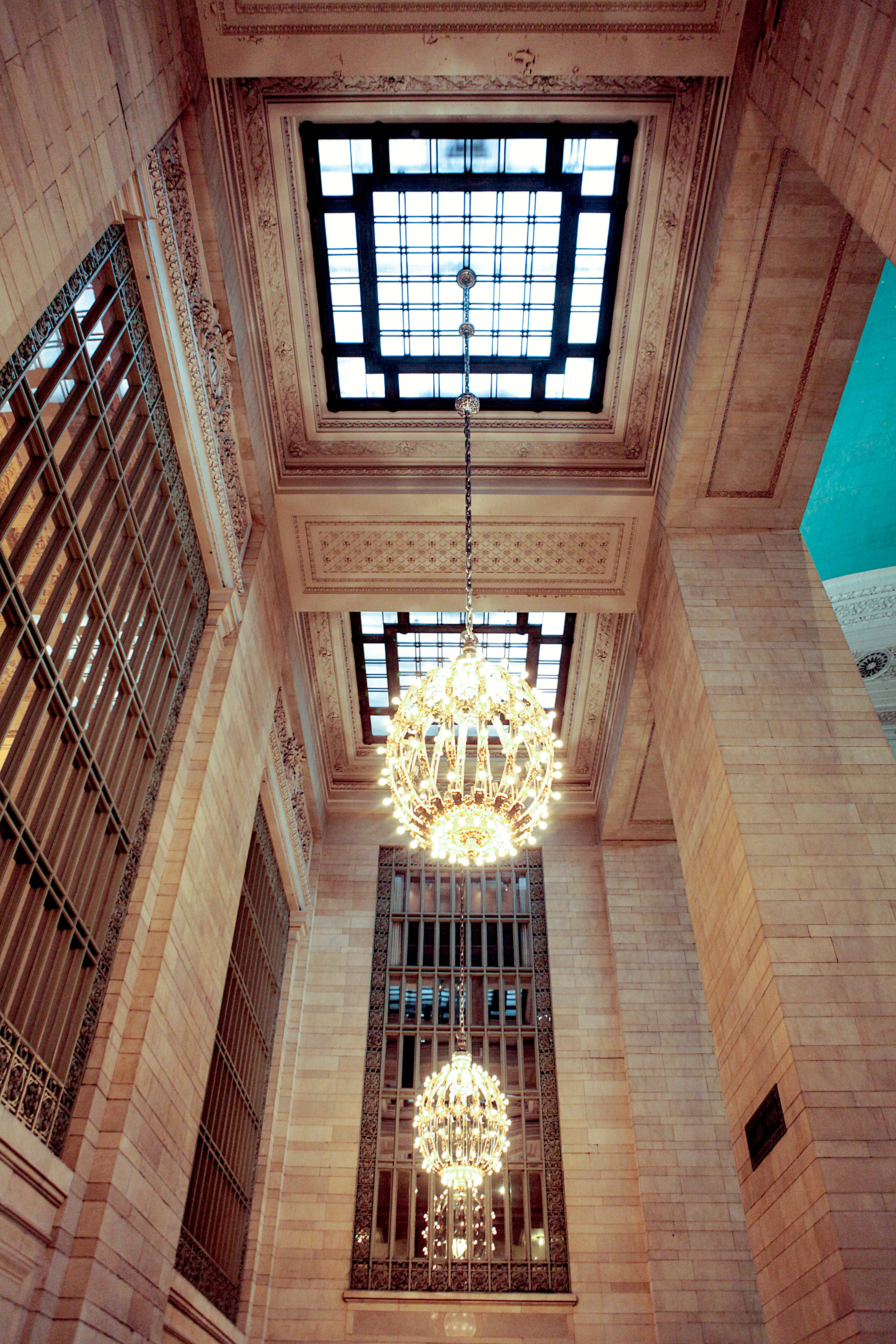 Grand Central Station, chandeliers, skylight, 5K Phone Wallpaper