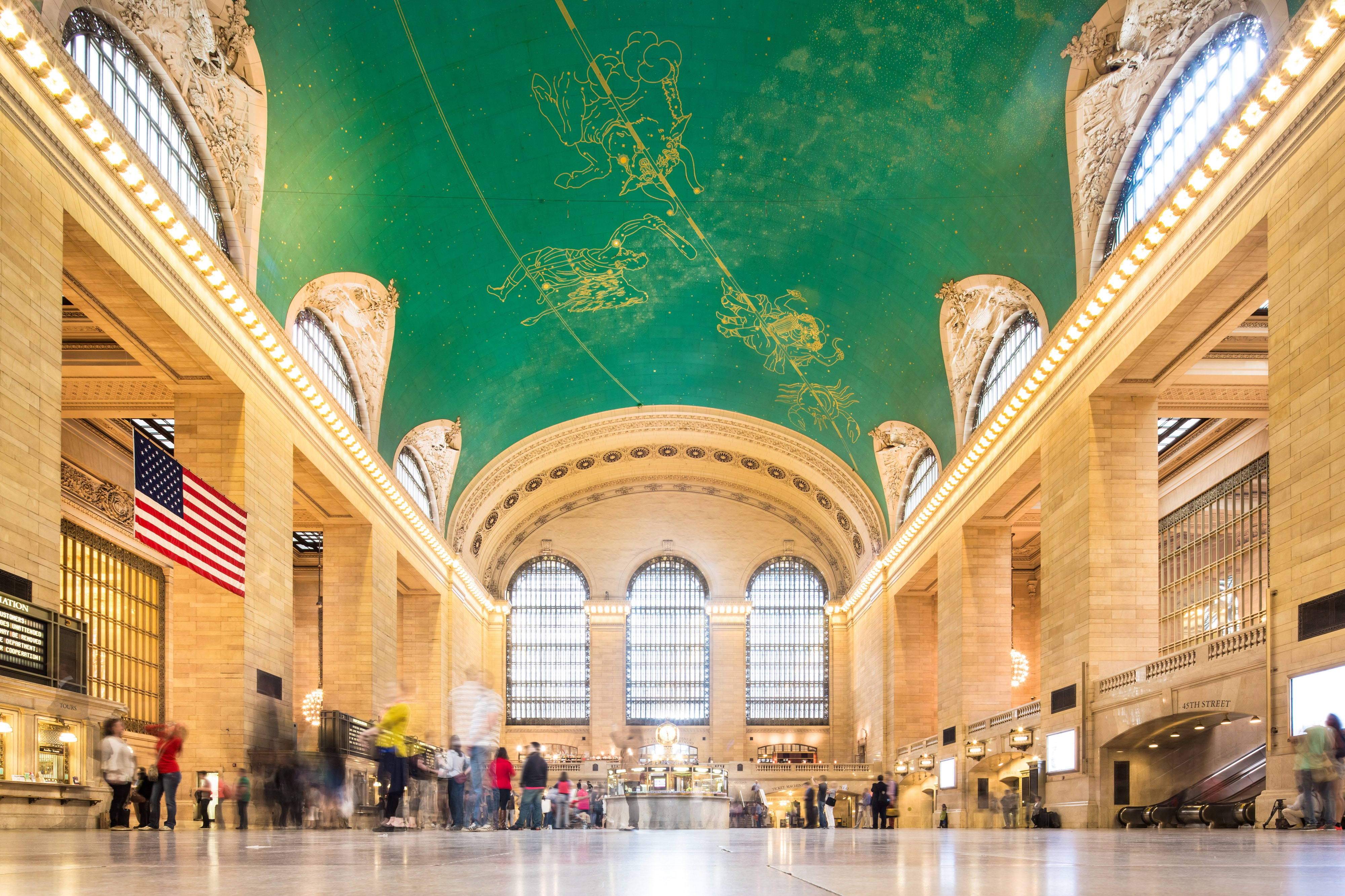 Grand Central Station, green celestial ceiling murals, marble halls, 4K Desktop Wallpaper