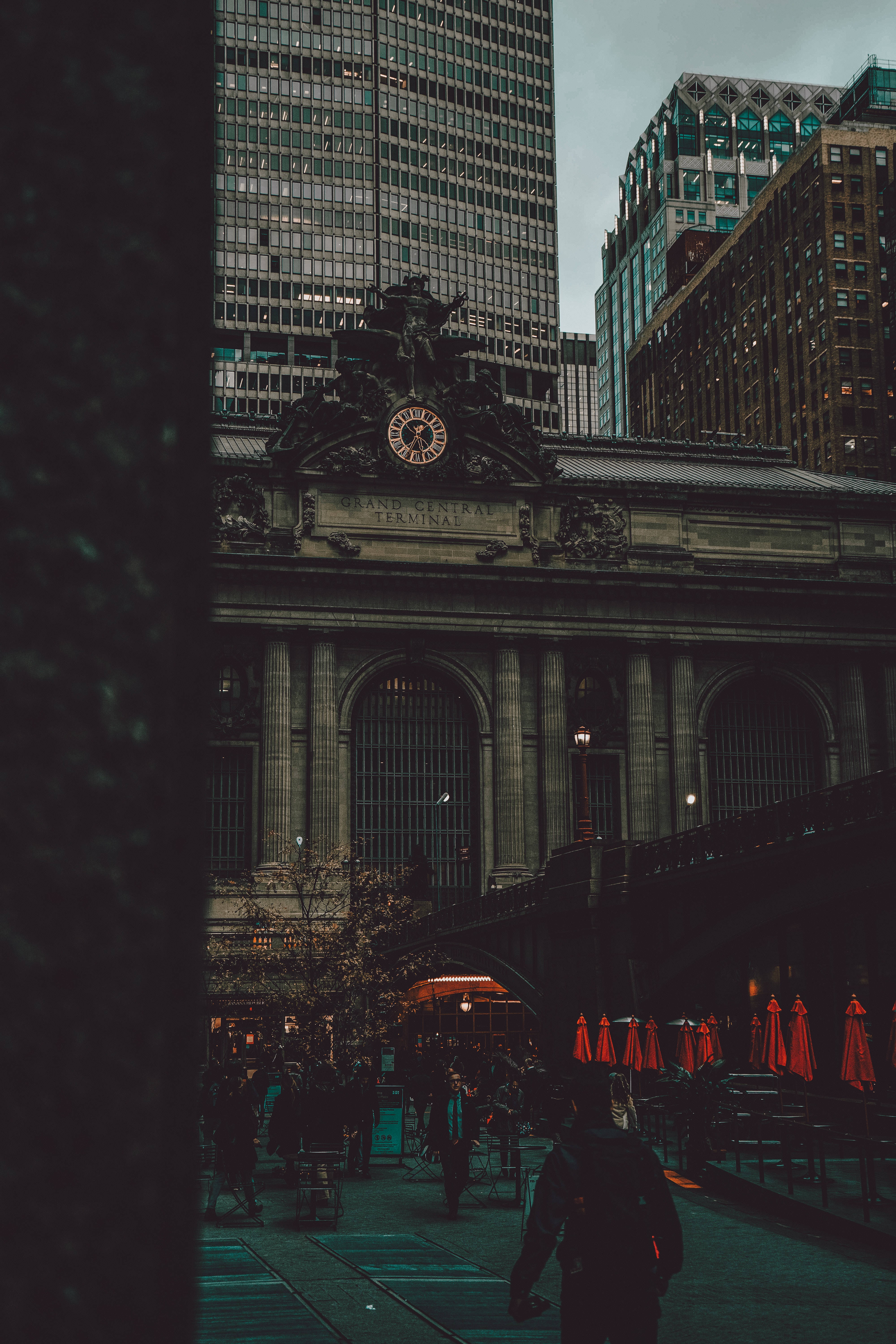 Grand Central Terminal, historic facade, moody sky, 5K Phone Wallpaper