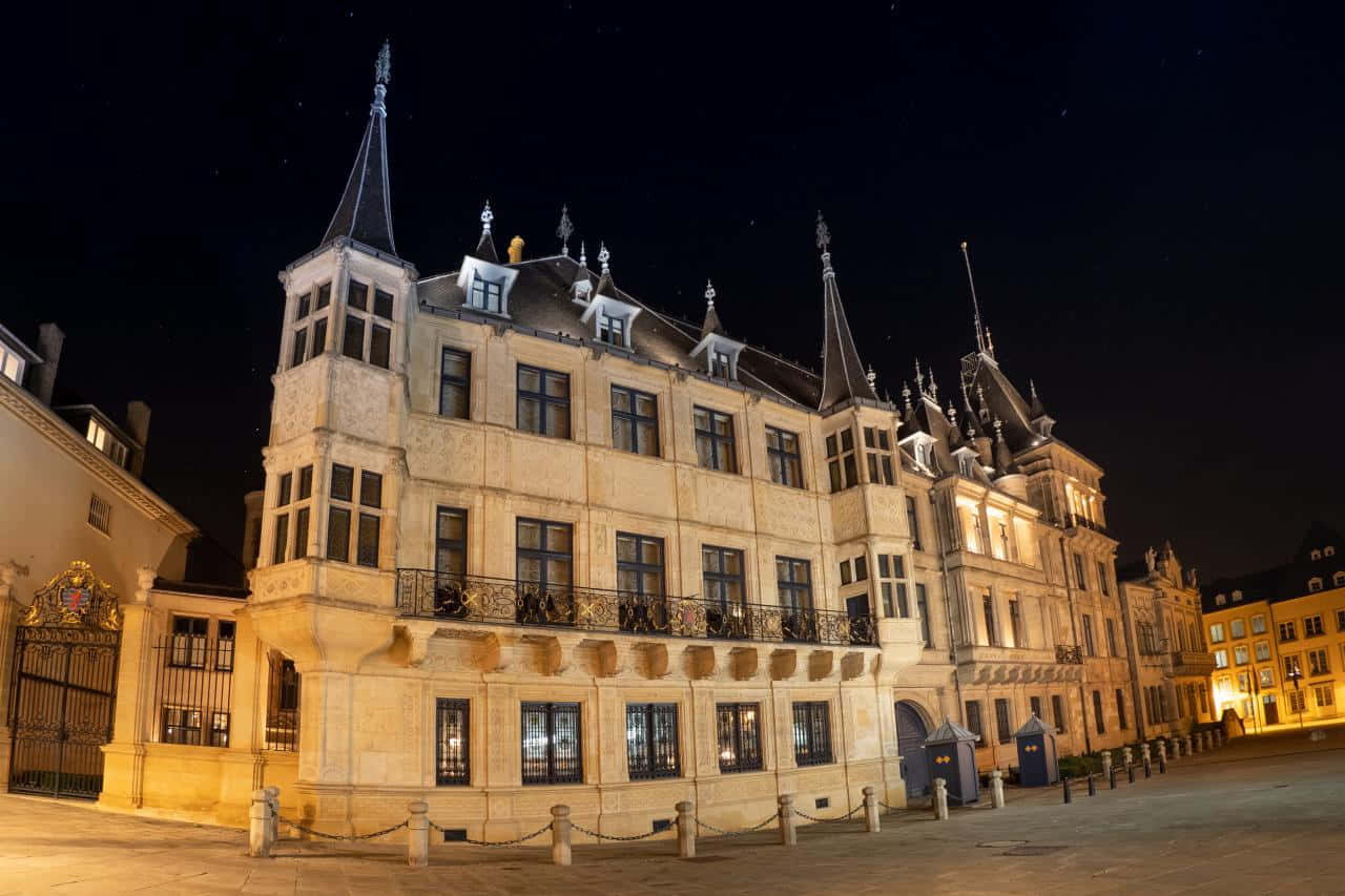 Grand Ducal Palace, sunset, starry night sky, HD Desktop Wallpaper
