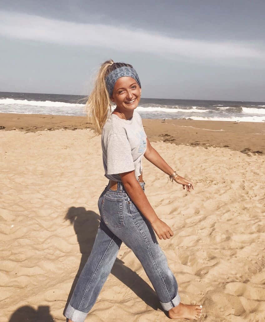 beachside granola aesthetic woman, blonde hair, ponytail, SD Phone Wallpaper