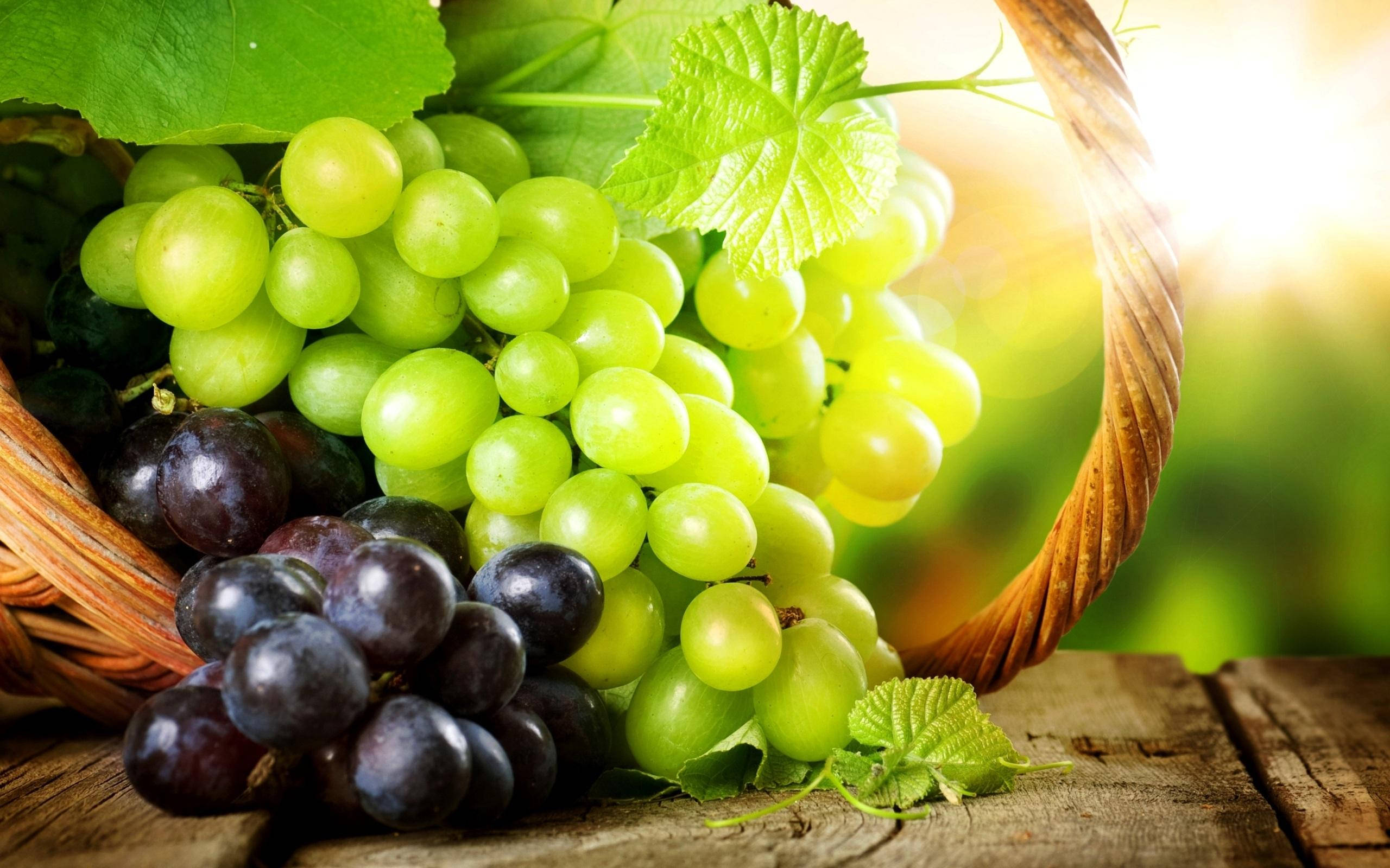 basket, green grapes, purple grapes, 2K Desktop Wallpaper