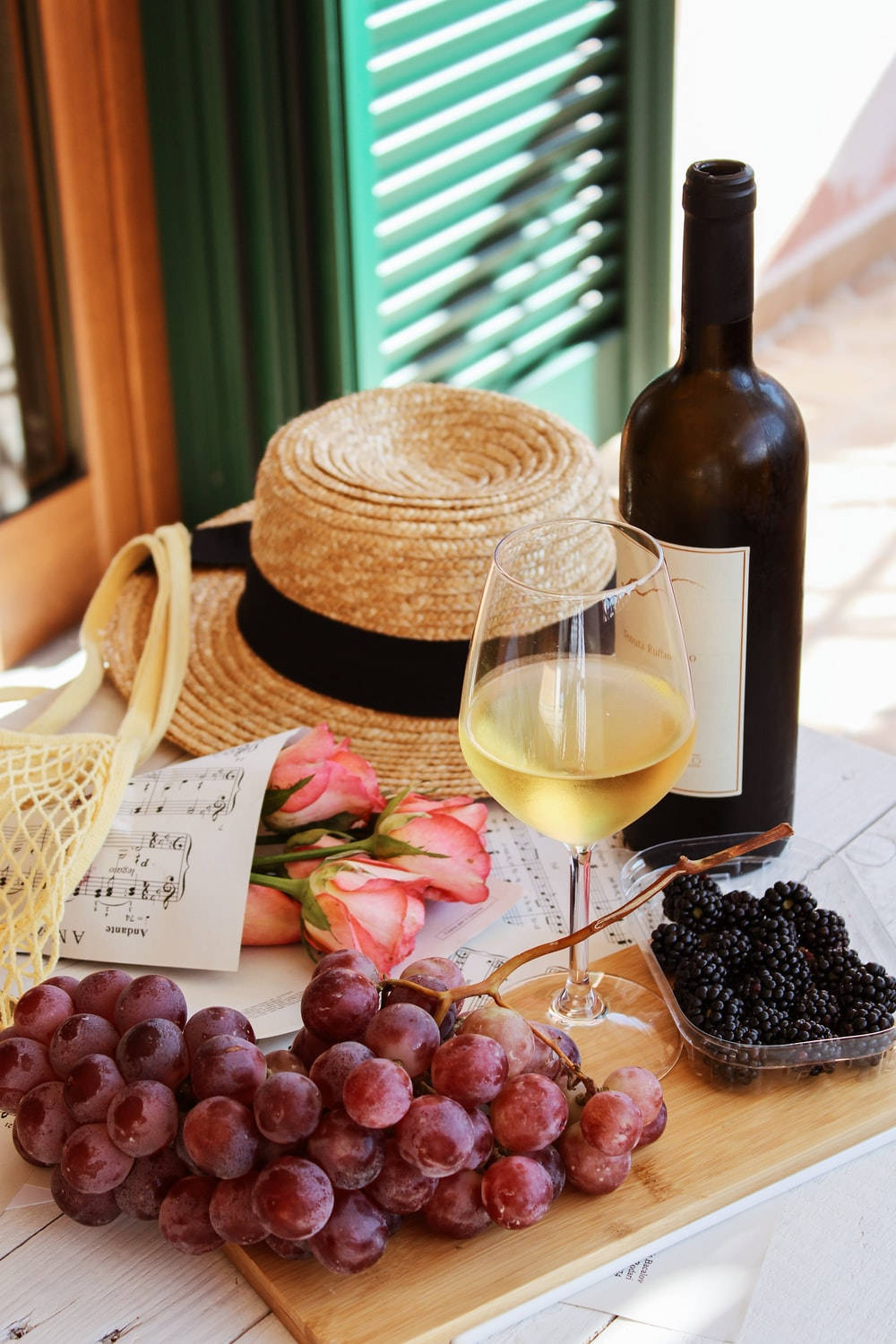Grape And Chill, red grapes, blackberries, HD Phone Wallpaper