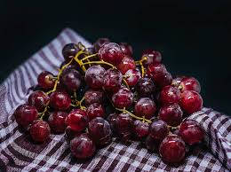 luscious grapes on vine, juicy red grapes, checkered cloth, SD Desktop Wallpaper