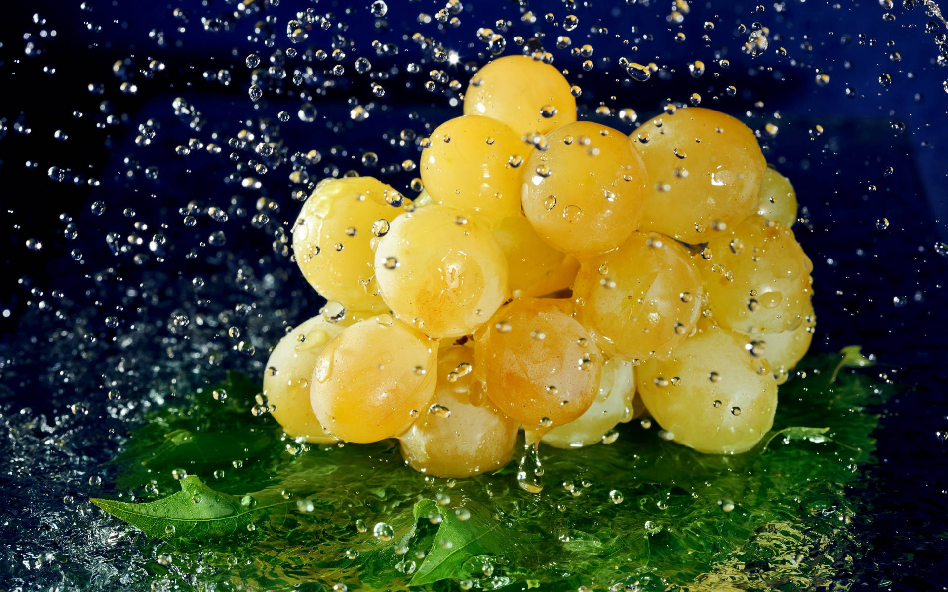 golden grapes, water, droplets, Full HD Desktop Wallpaper