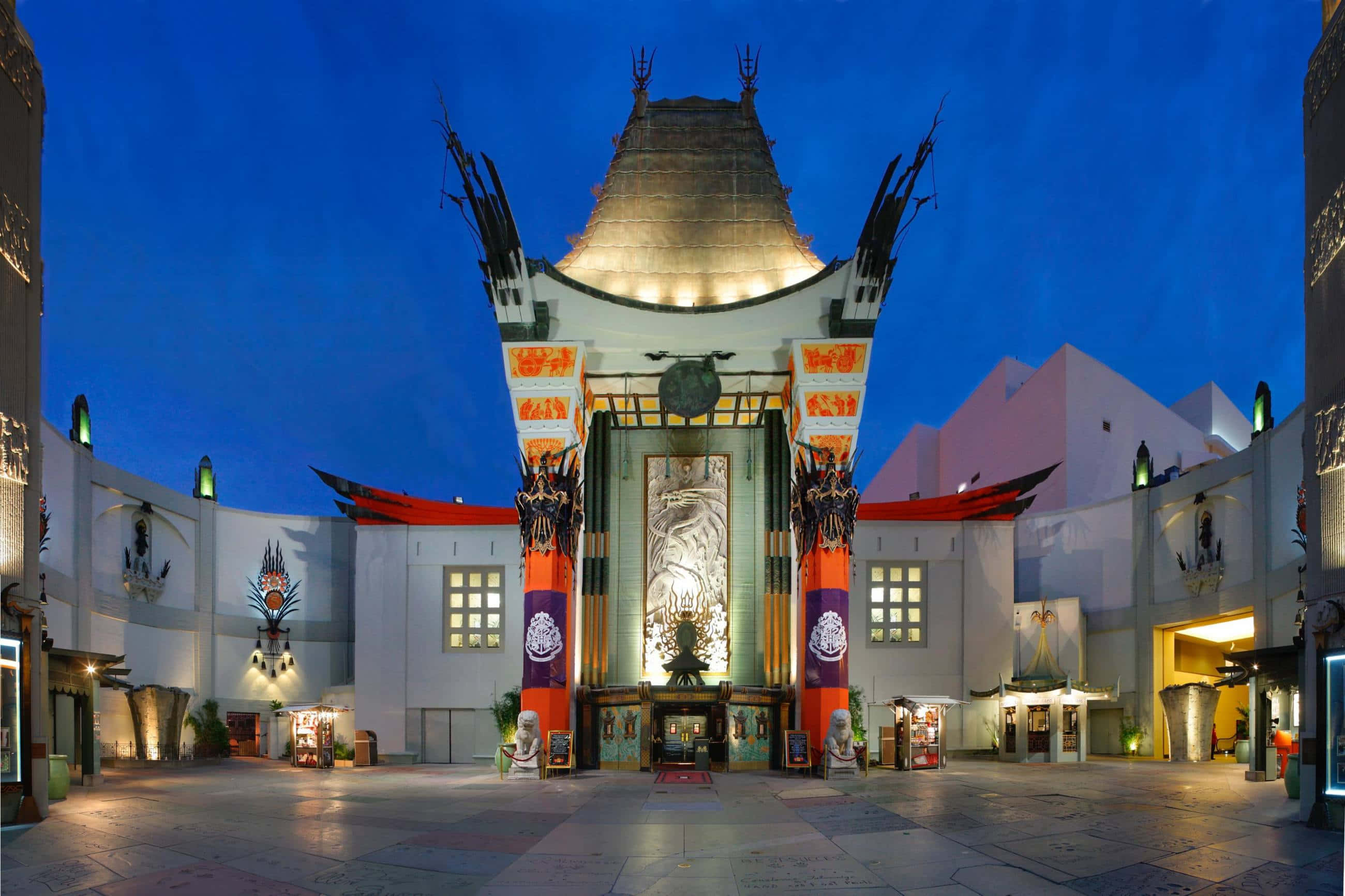 Graumans Chinese Theatre, Art Deco, twilight, 2K Desktop Wallpaper