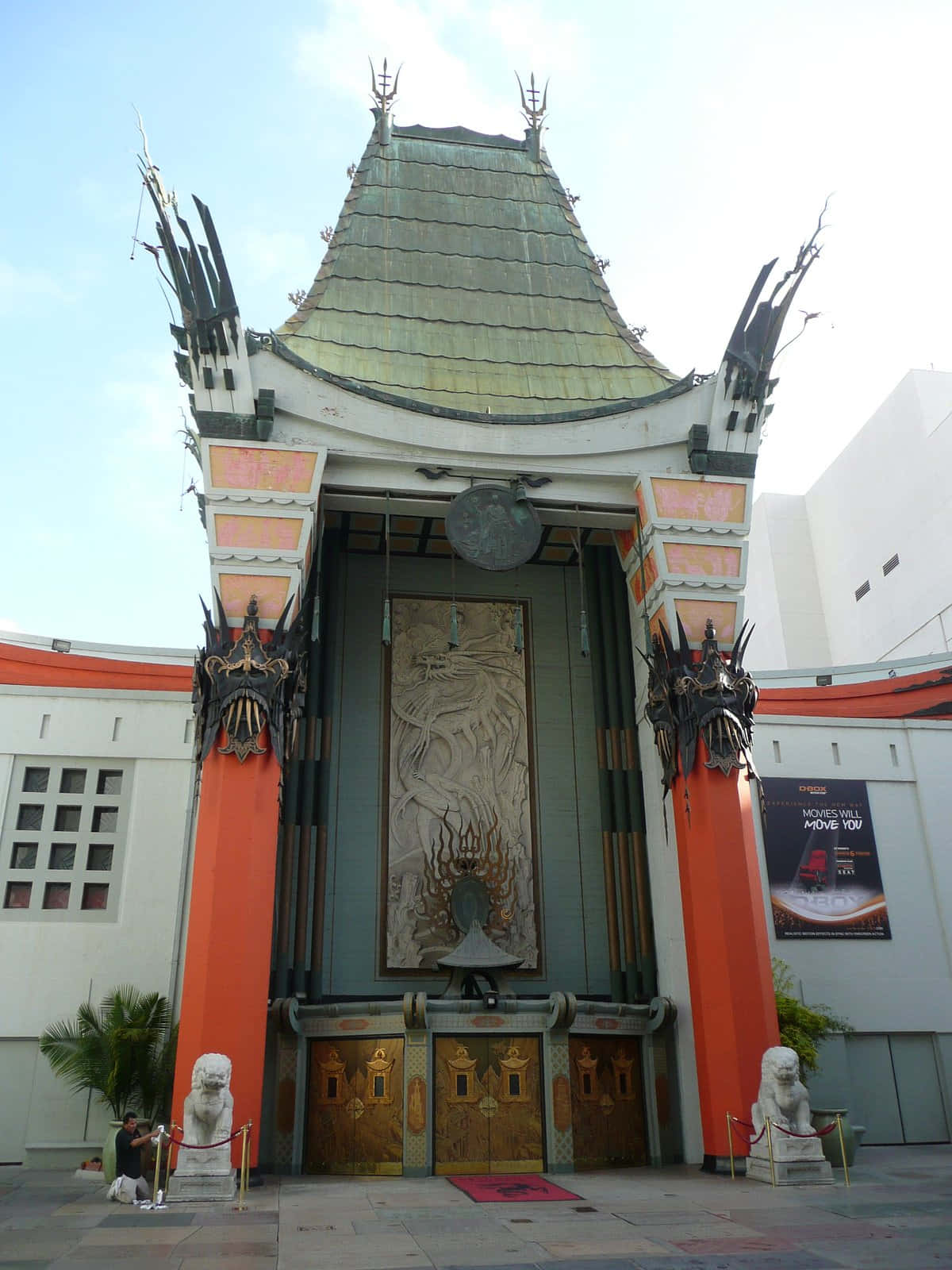 Graumans Chinese Theatre, Art Deco, dragon relief, HD Phone Wallpaper
