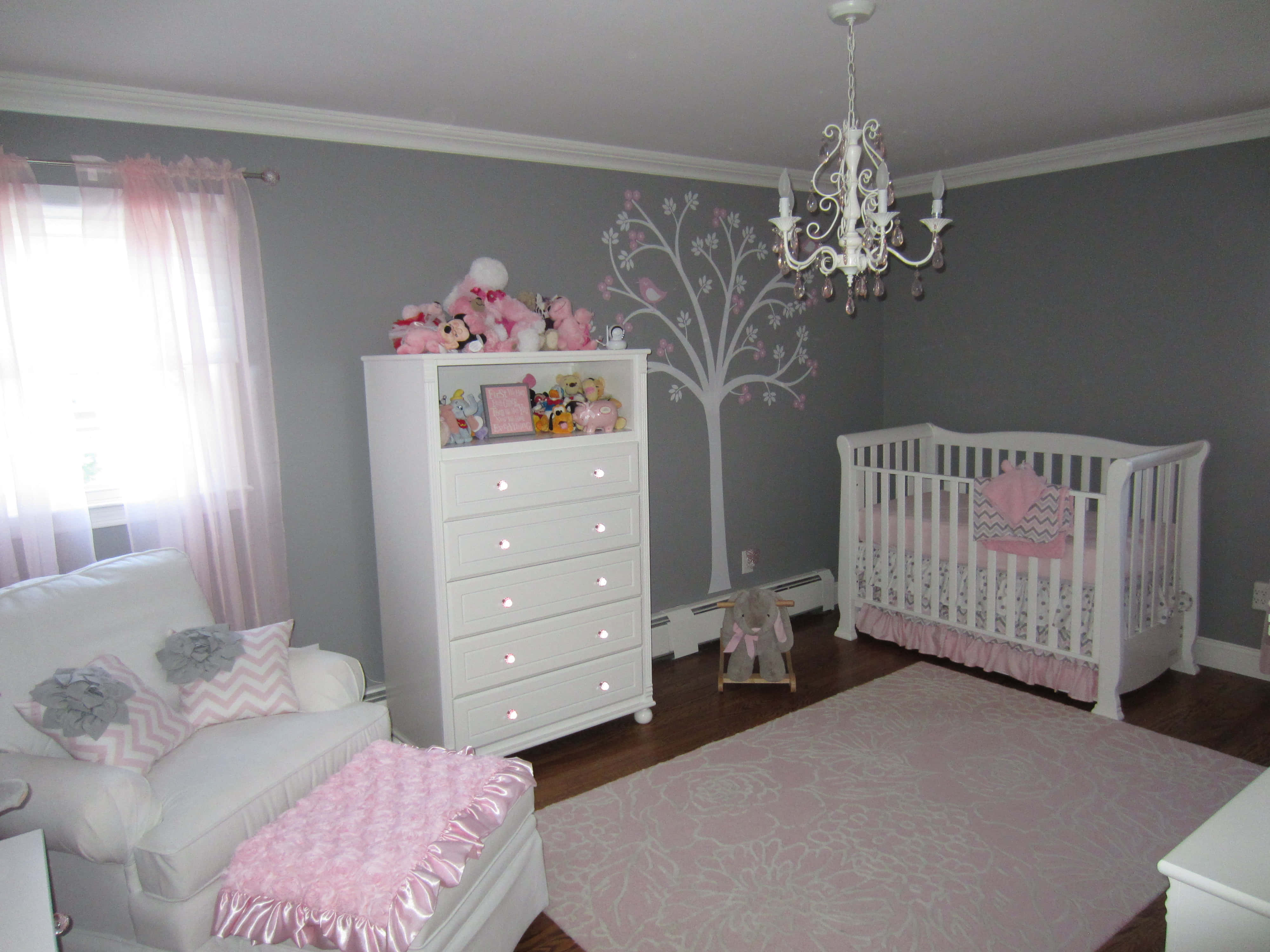 gray walls, white furniture, pink accents, 4K Desktop Wallpaper