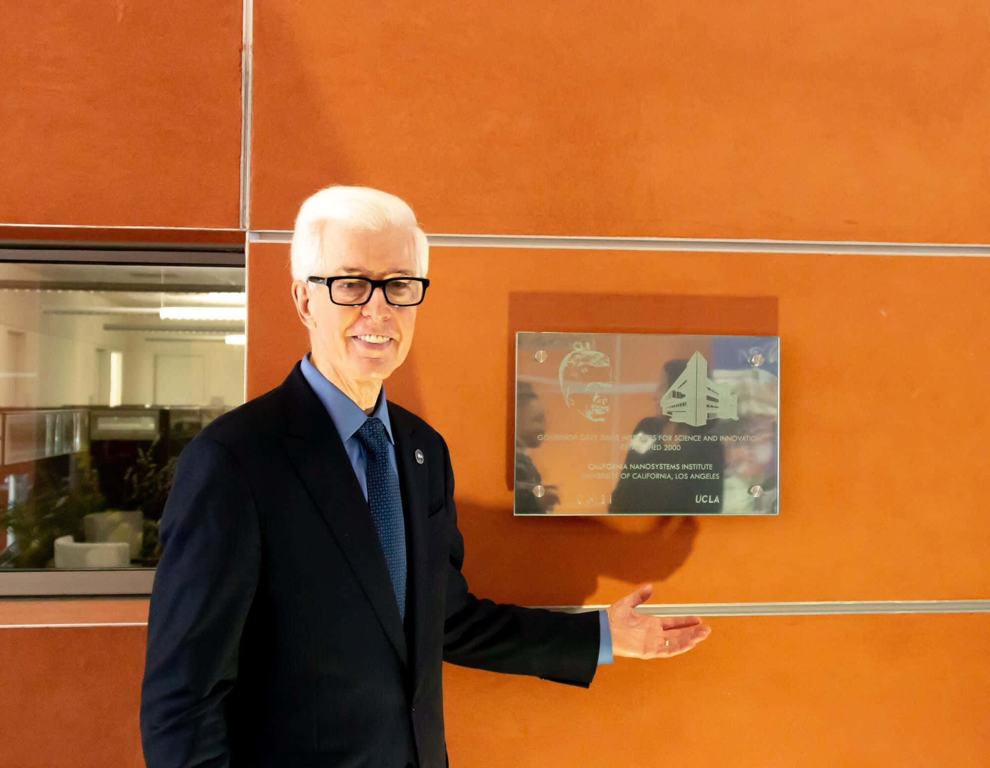 Gray Davis, plaque, orange wall, Full HD Desktop Wallpaper