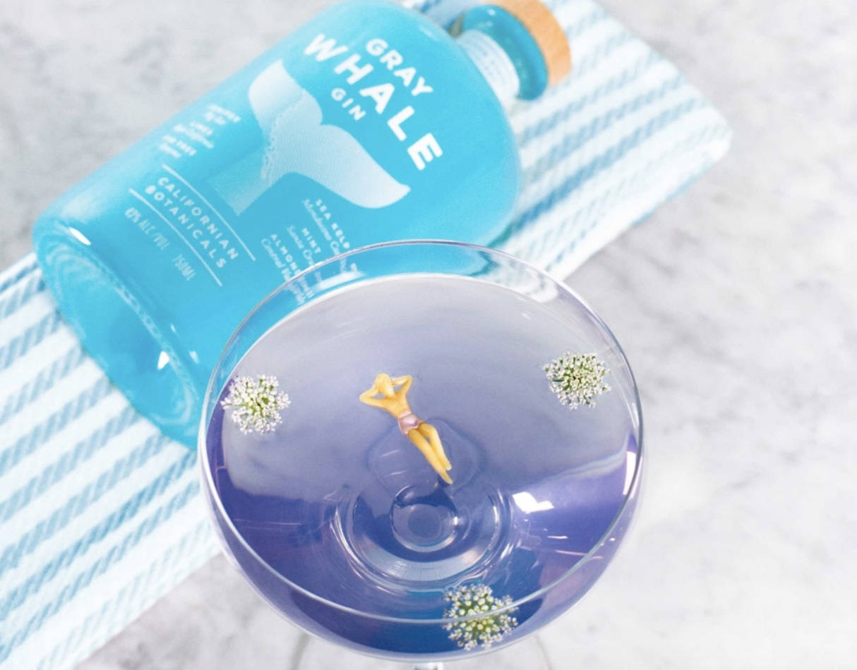 Gray Whale Gin, martini glass, vibrant purple cocktail, SD Desktop Wallpaper