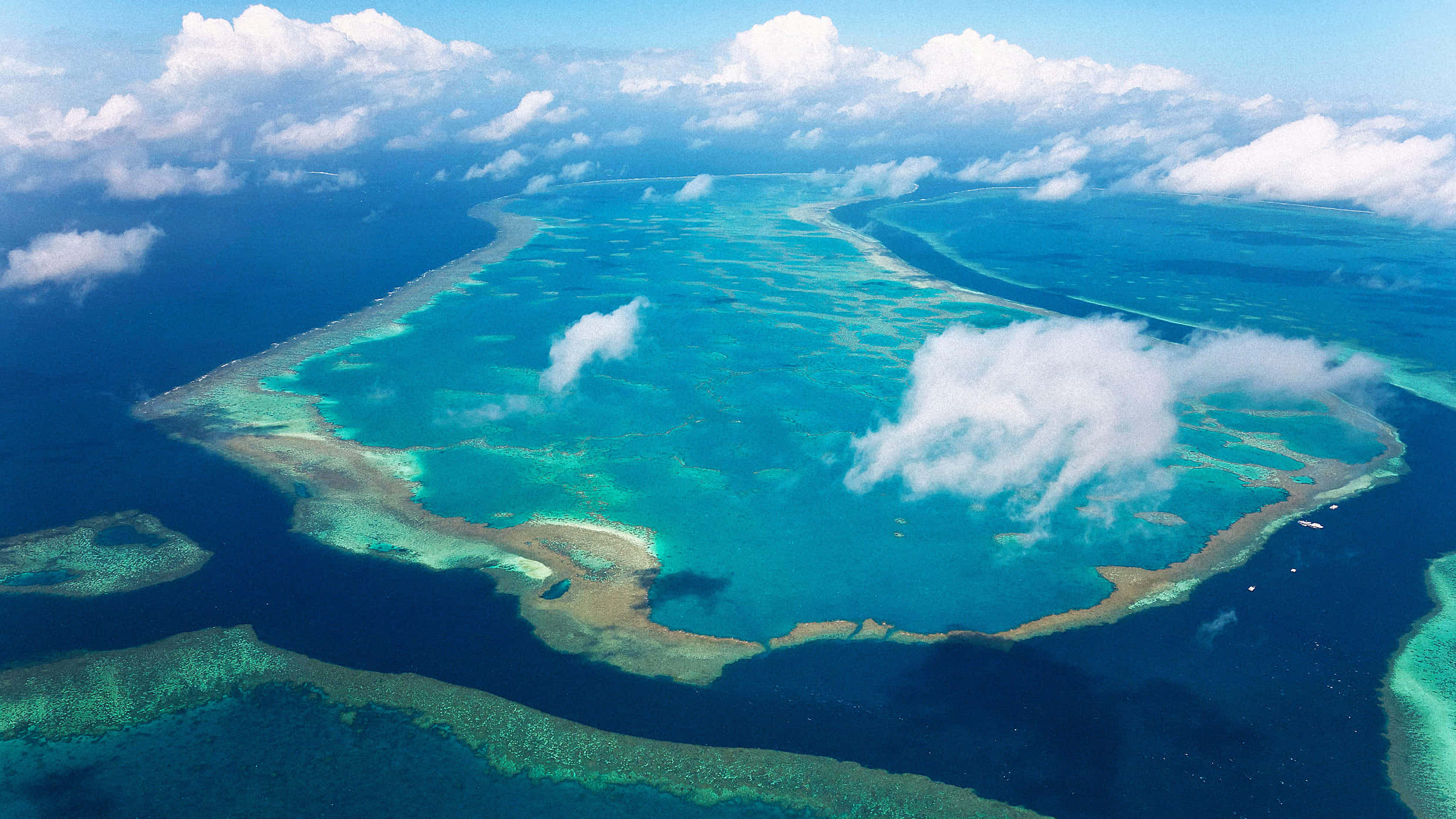 Great Barrier Reef, turquoise atoll, deep blue ocean, Full HD Desktop Wallpaper
