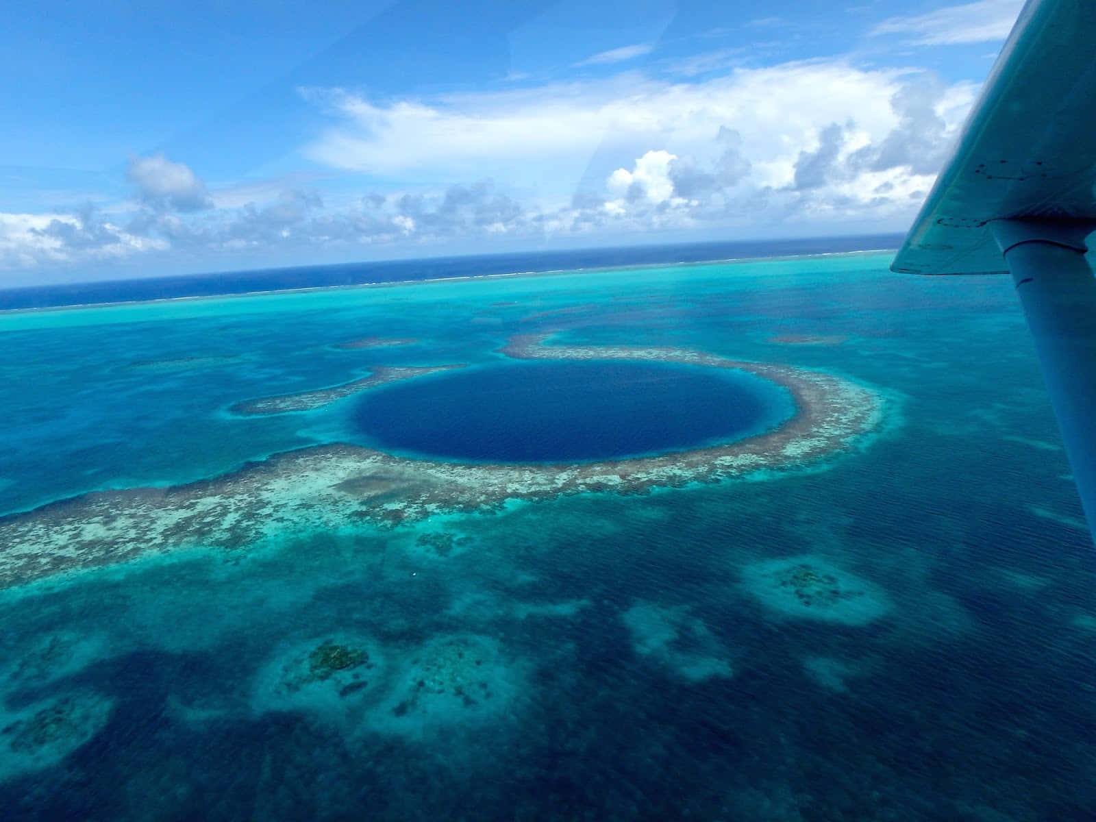 Great Blue Hole, turquoise waters, coral reef, HD Desktop Wallpaper