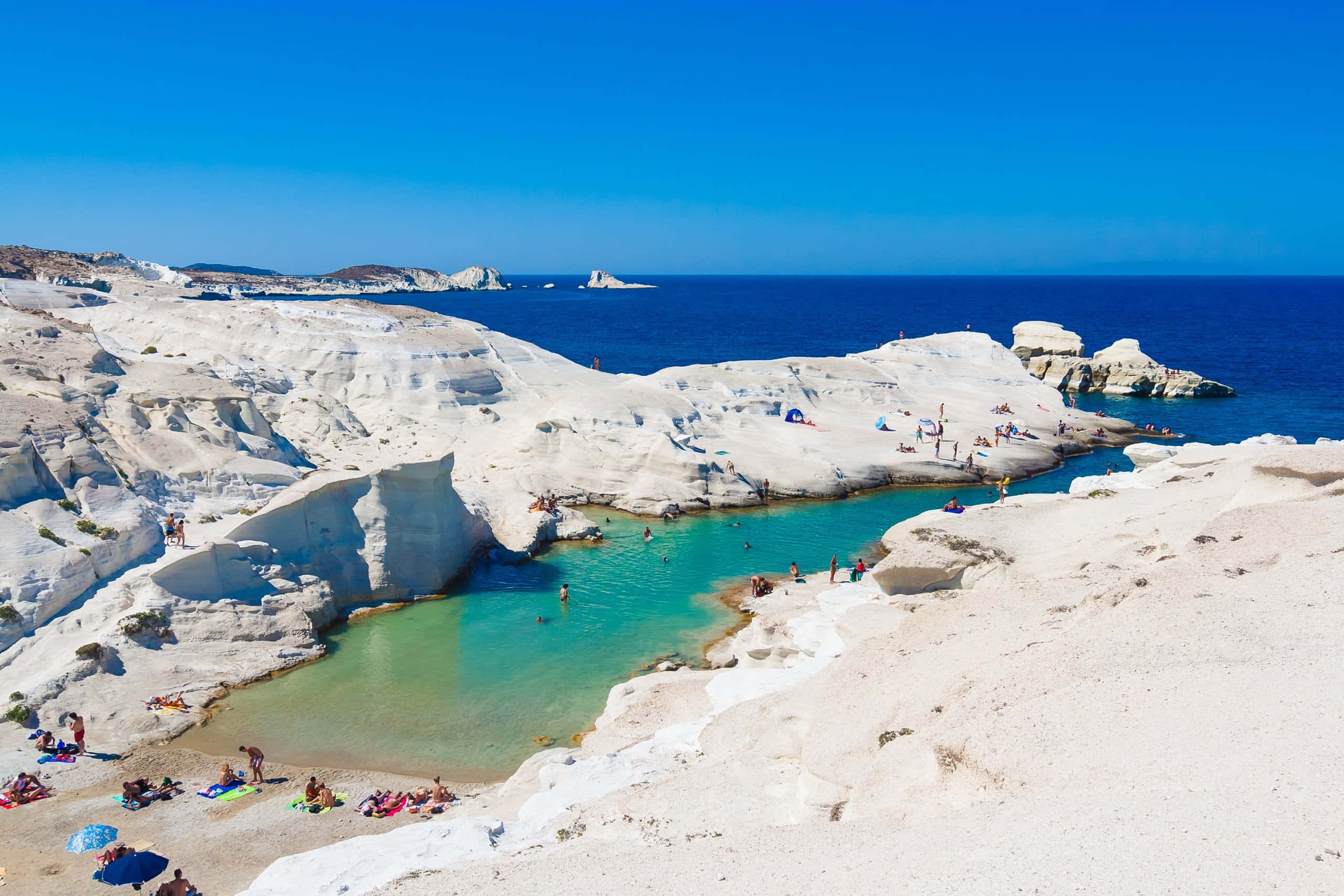 Greek Beach, turquoise lagoon, white limestone cliffs, 2K Desktop Wallpaper