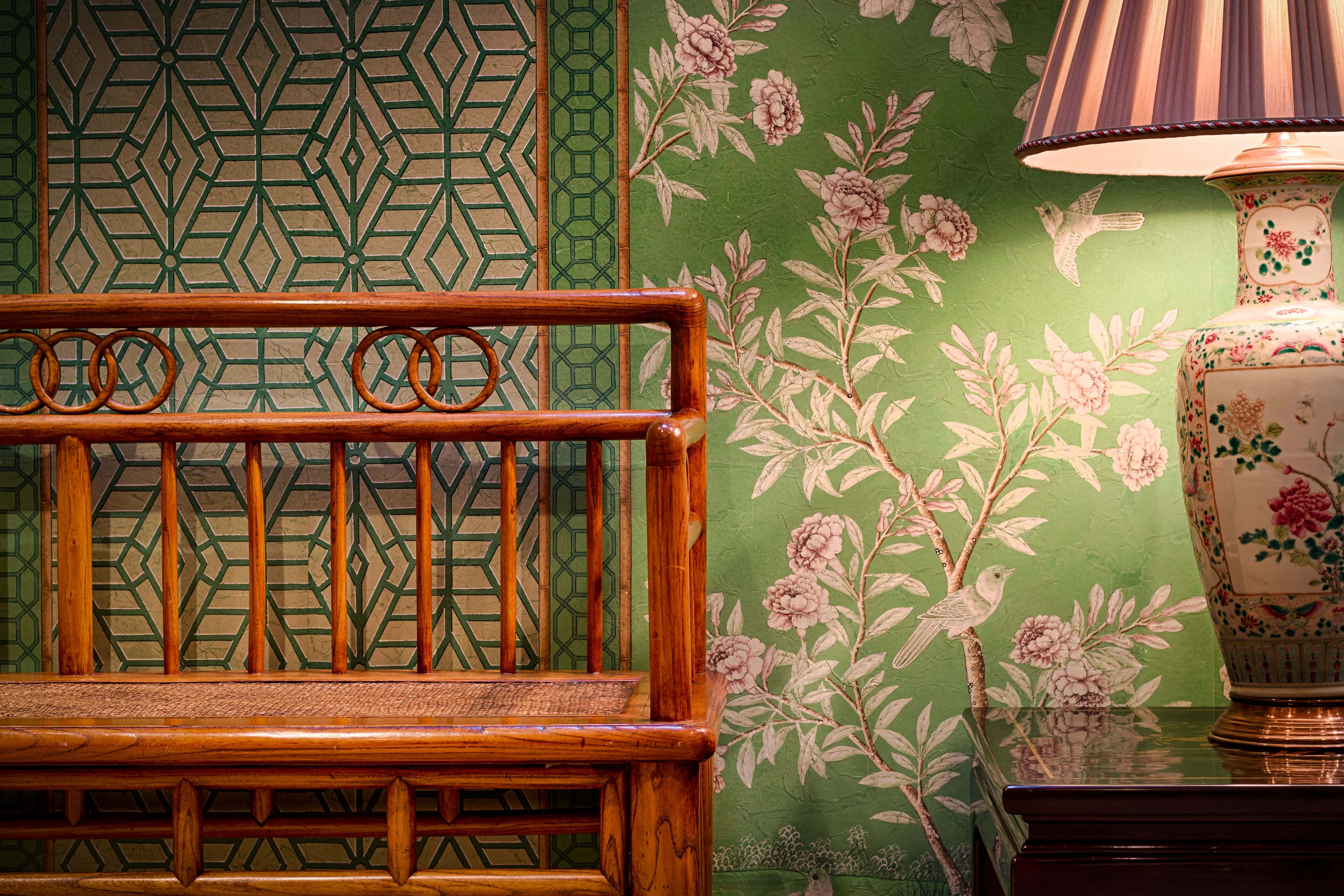 wooden bench, floral wallpapered wall, decorative lamp, 5K Desktop Wallpaper
