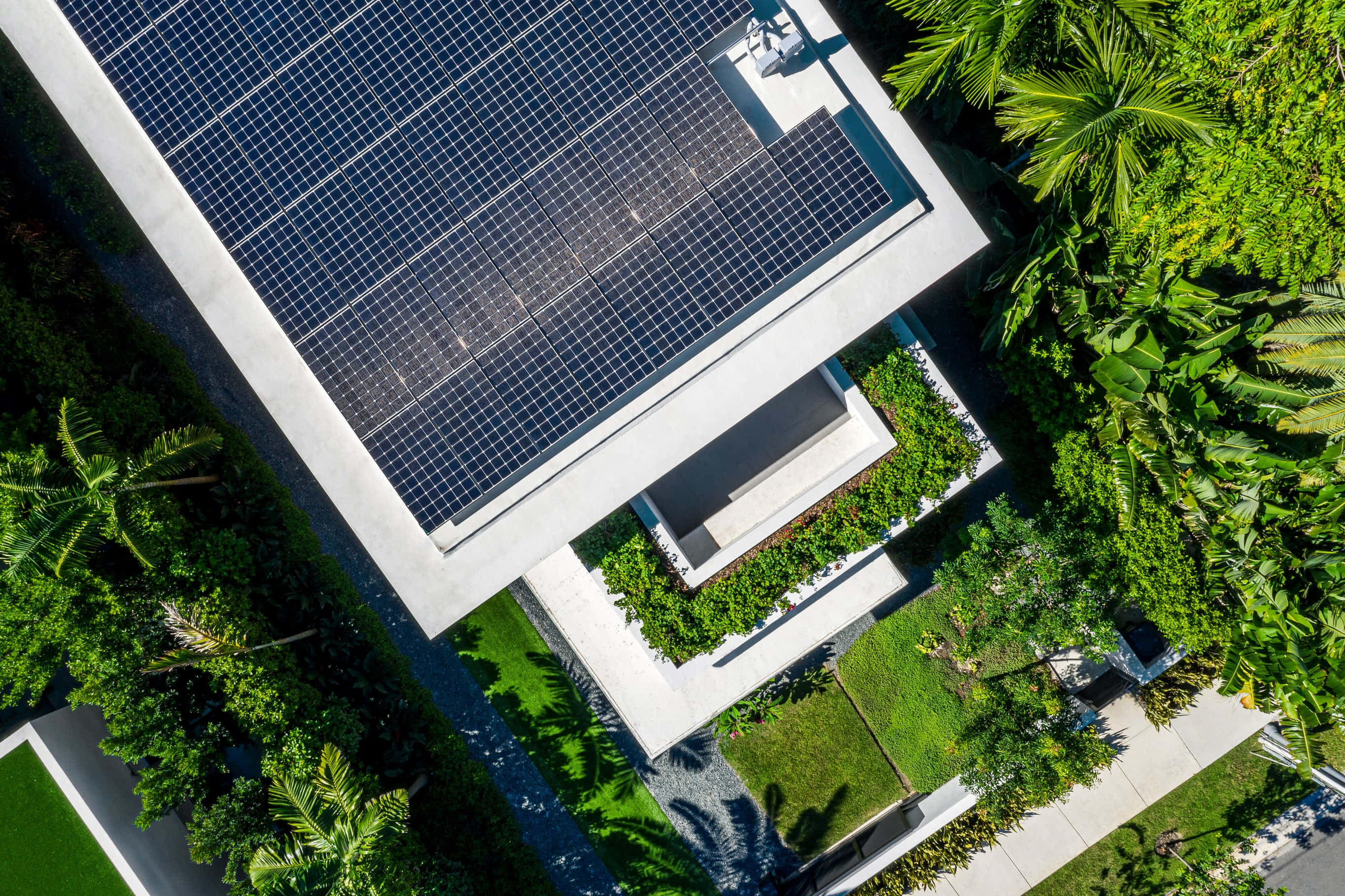 green buildings, solar panels, modern house, 2K Desktop Wallpaper