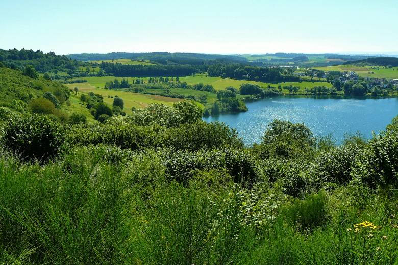 Enchanting Green Landscape, blue lake, lush green hills, SD Desktop Wallpaper
