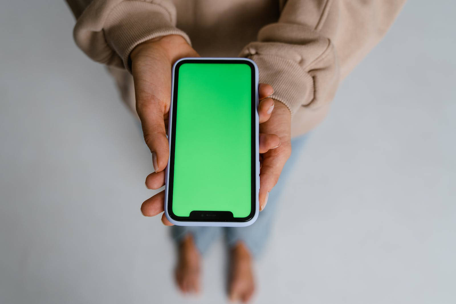 Green Screen iPhone Device, smartphone, beige hoodie, HD Desktop Wallpaper