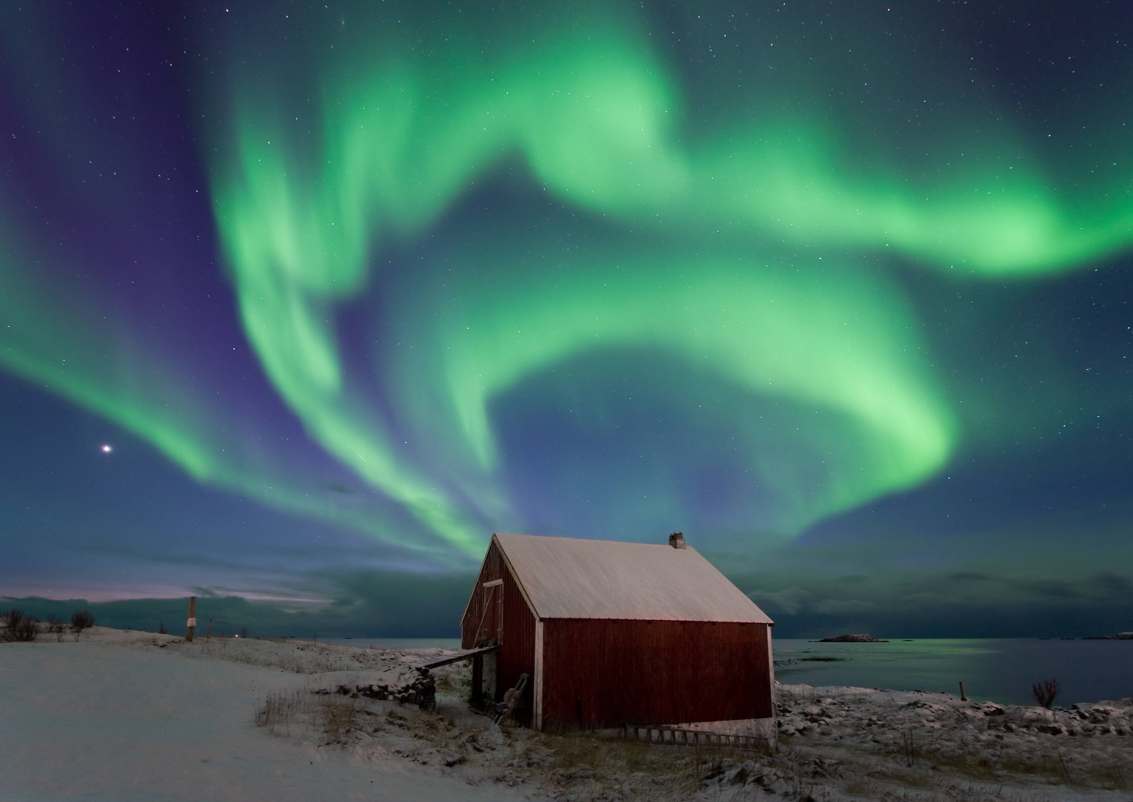 Green Sky, red wooden cabin, snowy wilderness, 2K Desktop Wallpaper