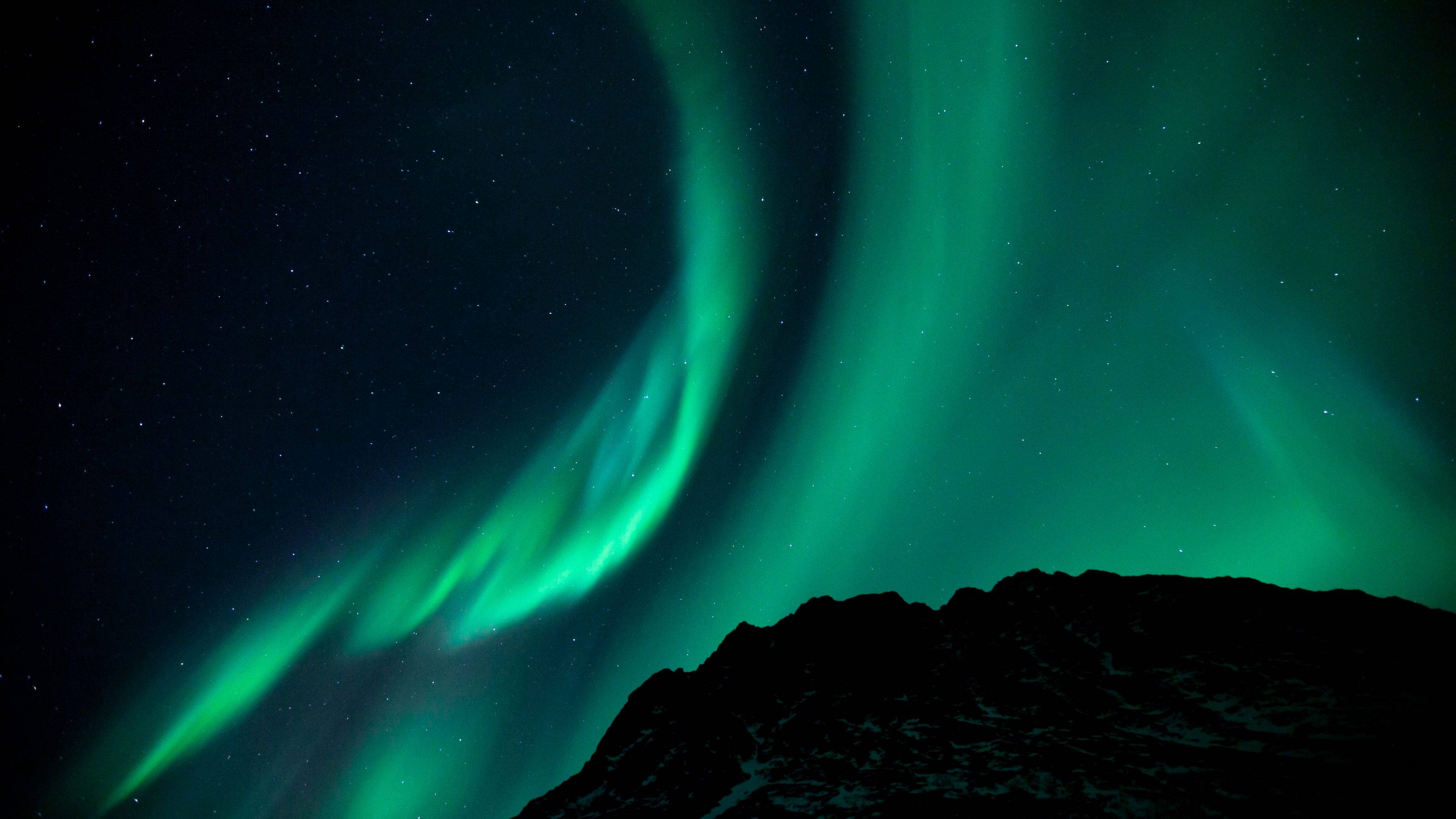 Green Sky, black mountain, aurora borealis, 4K Desktop Wallpaper