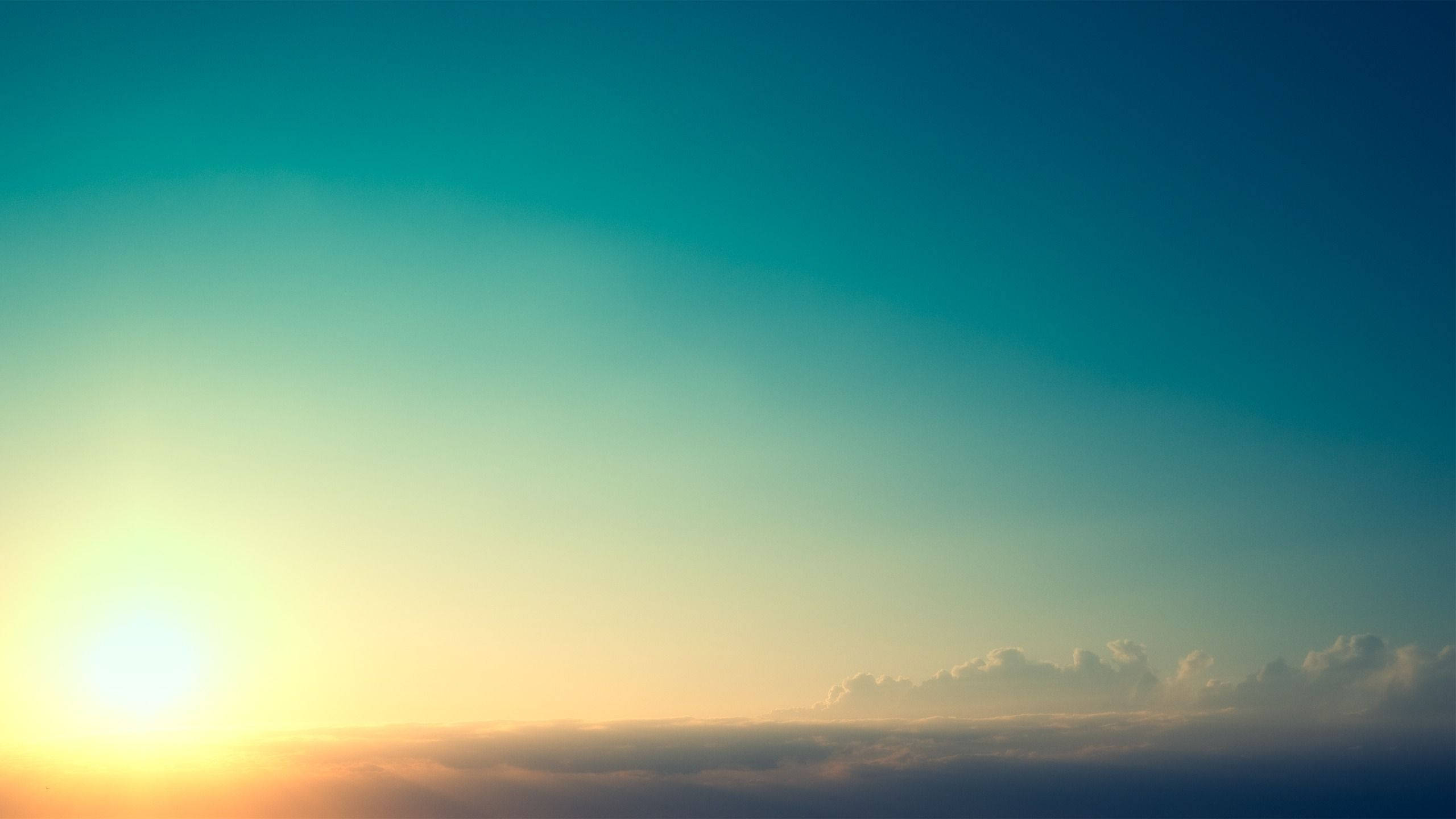 Green Sky, sunrise, warm gold, 2K Desktop Wallpaper