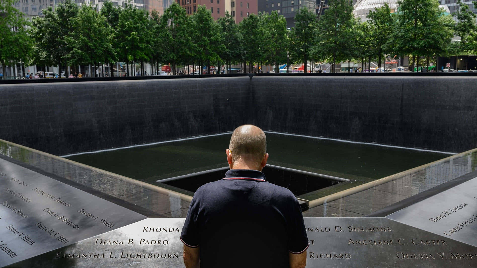 911 Memorial pool, reflective black stone, green trees, Full HD Desktop Wallpaper