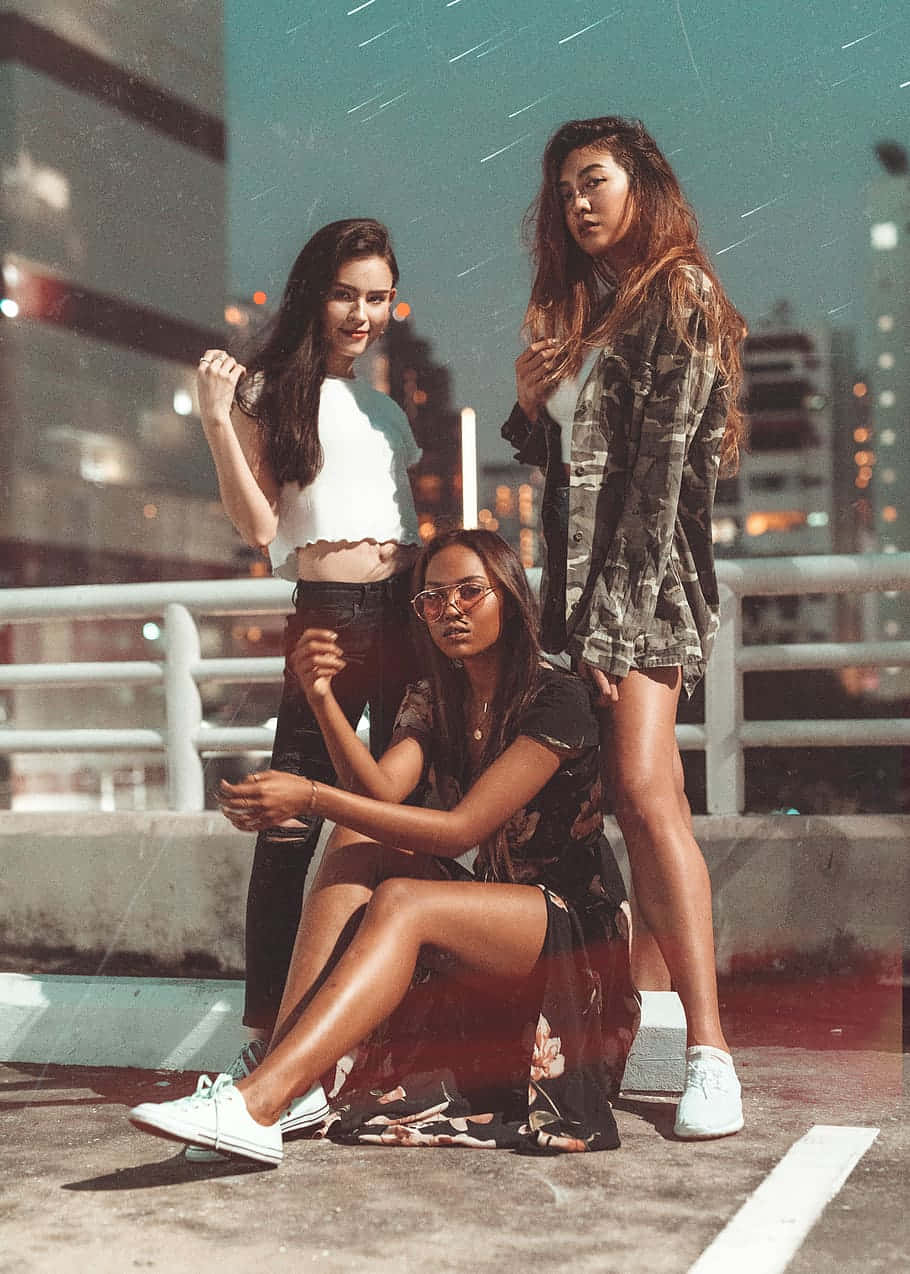 Group Of Friends, rooftop, night, SD Phone Wallpaper