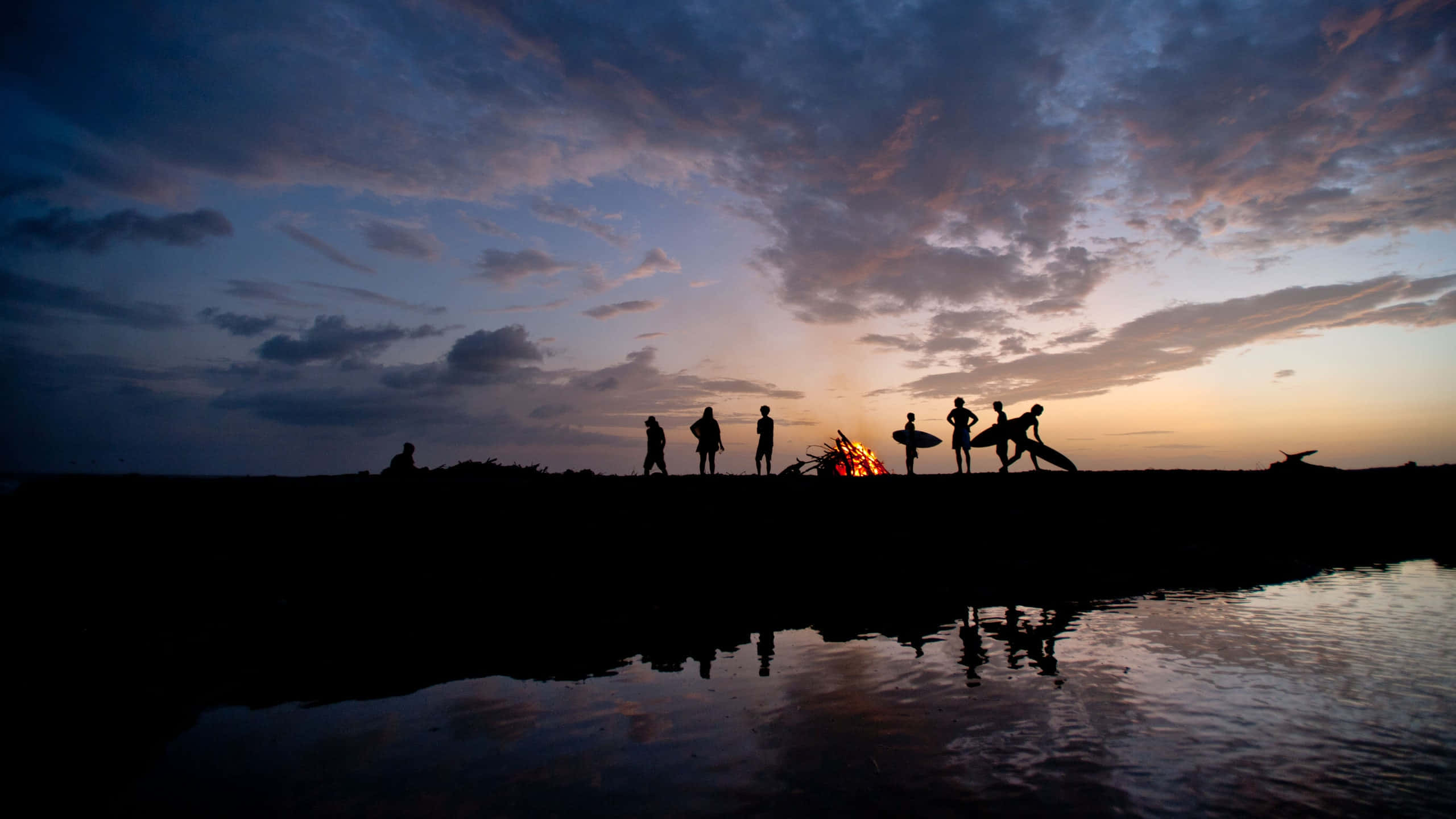 Group Of Friends, lake, bonfire, 2K Desktop Wallpaper