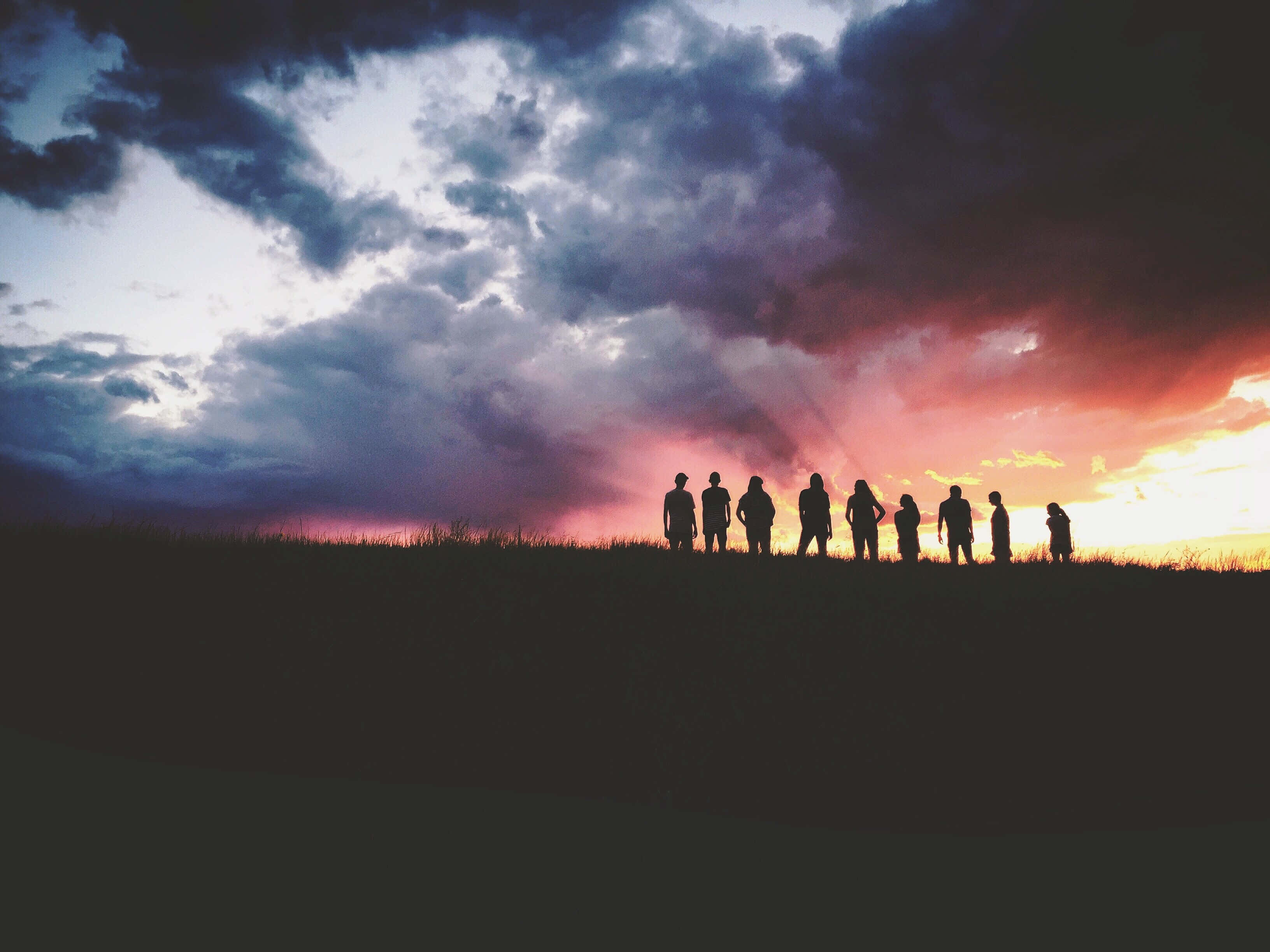 Group Of Friends, sunset, purple clouds, 2K Desktop Wallpaper