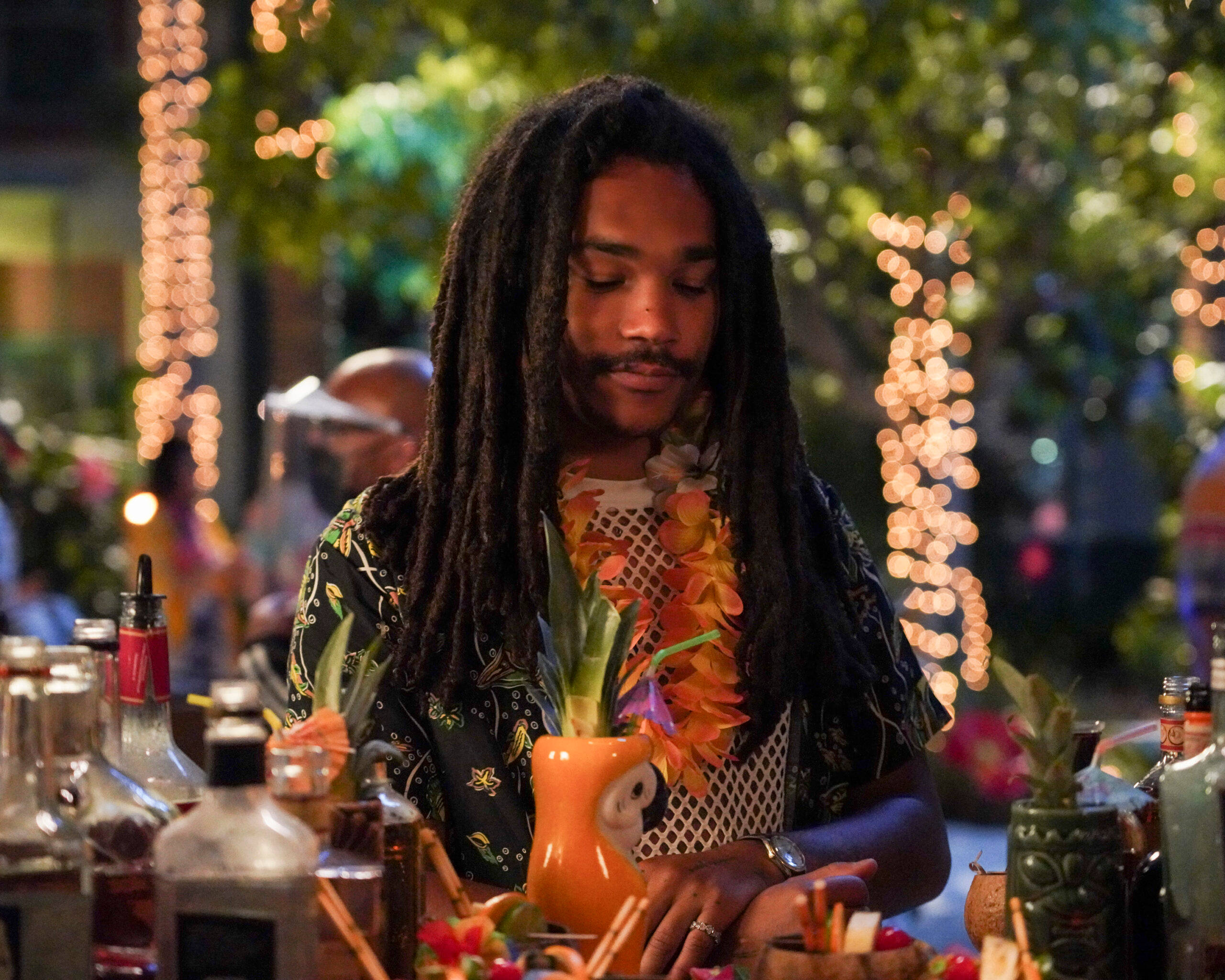 dreadlocks, floral lei, tropical drink, 2K Desktop Wallpaper