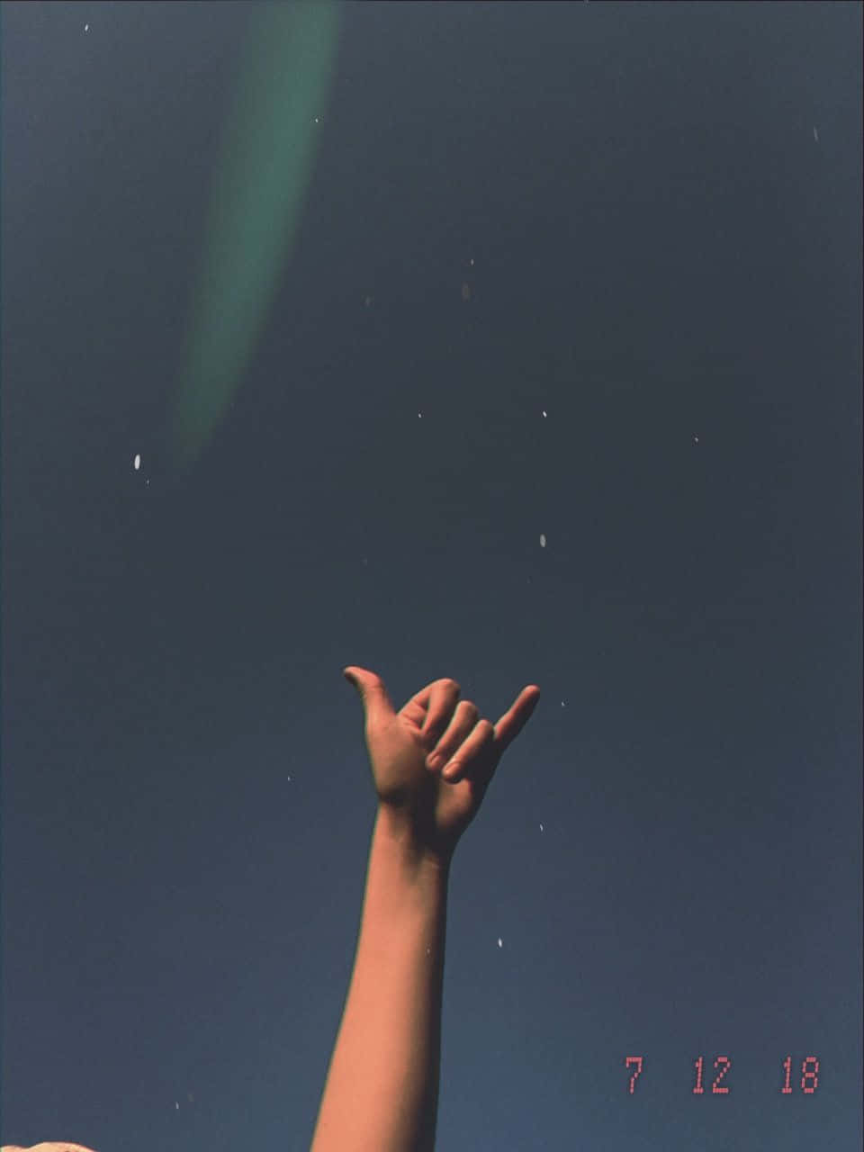 Grunge Tumblr Aesthetic, deep blue sky, lens flare, HD Phone Wallpaper