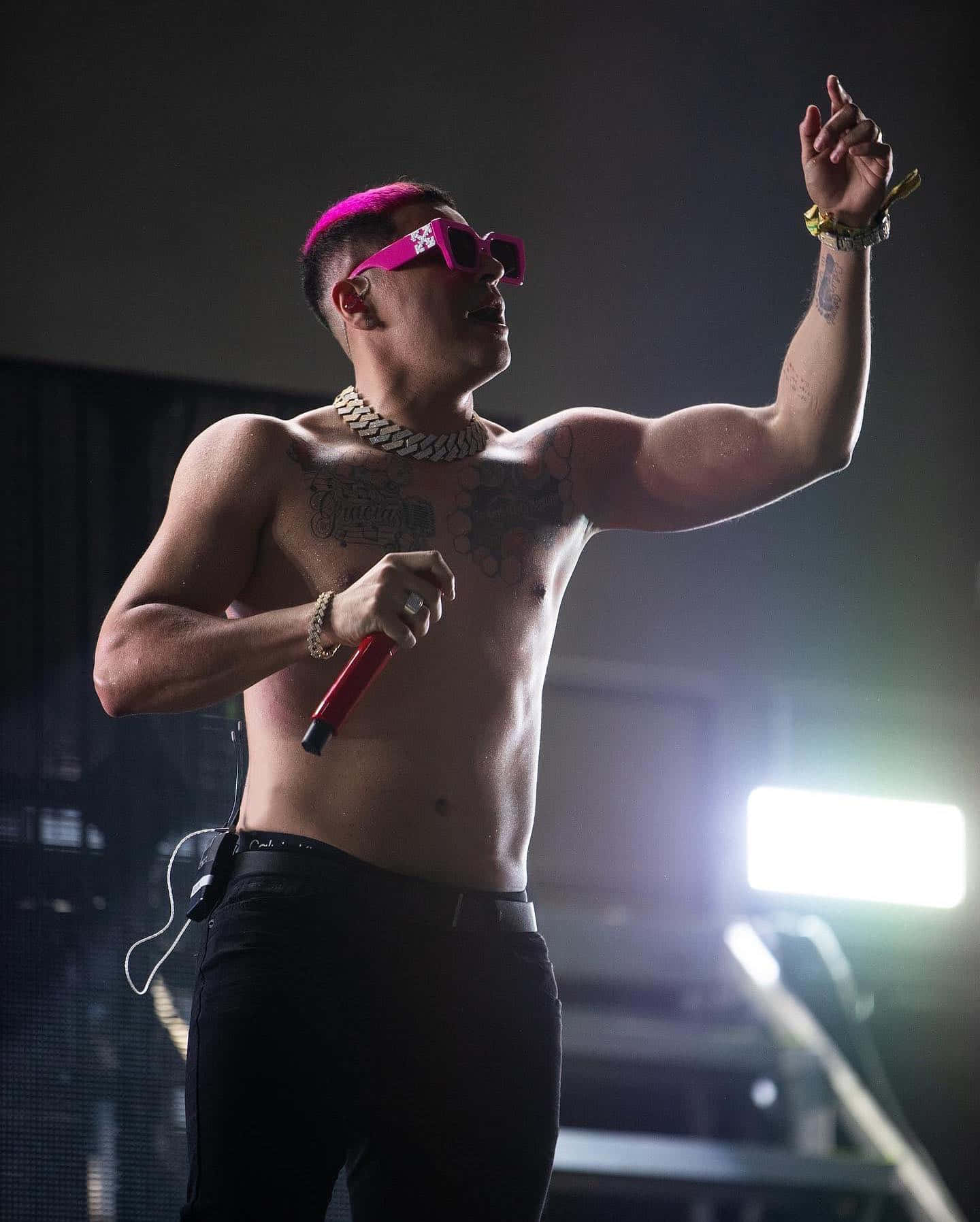 Grupo Firme, pink hair, sunglasses, HD Phone Wallpaper