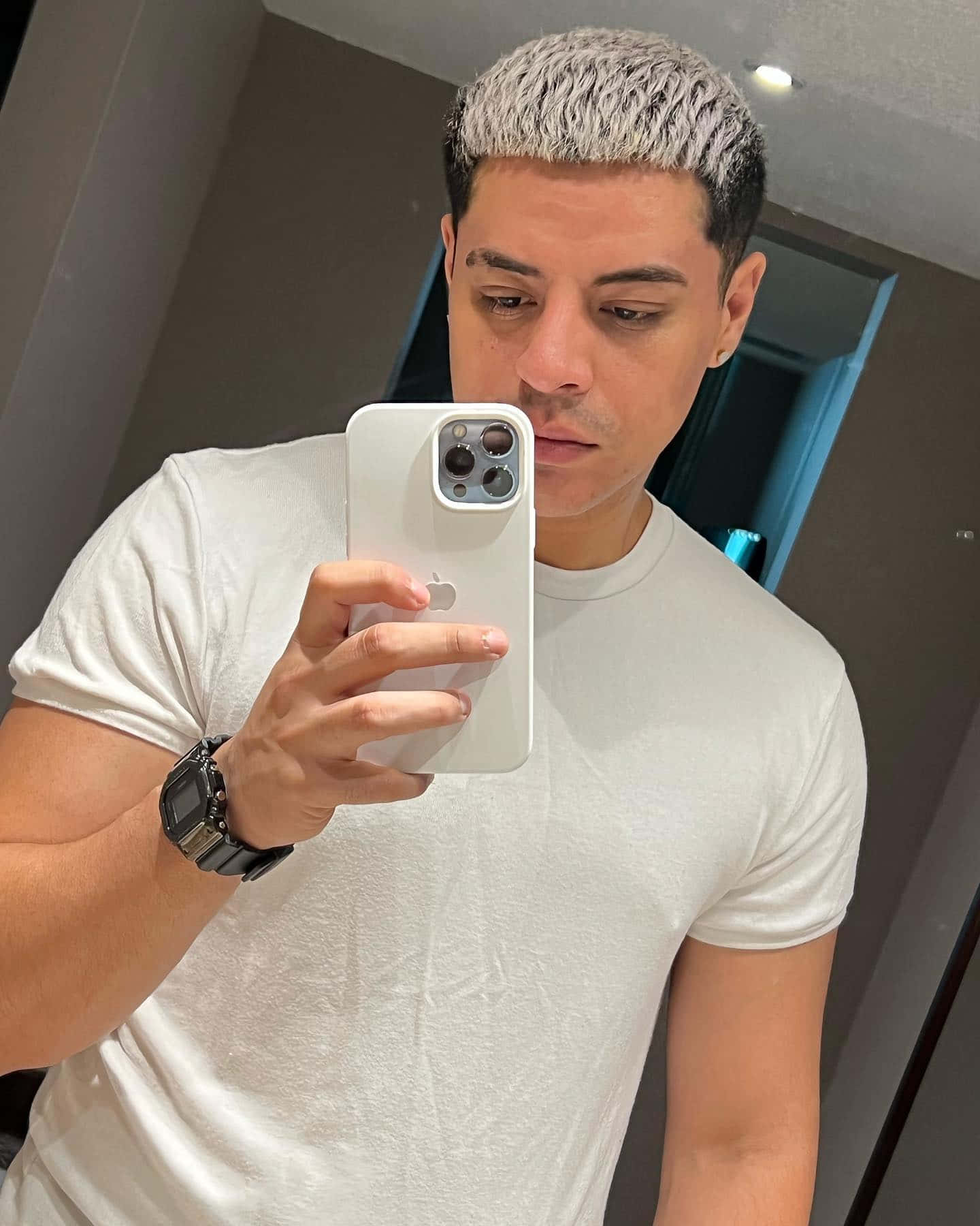 Grupo Firme, silver-tipped hair, white iPhone, HD Phone Wallpaper