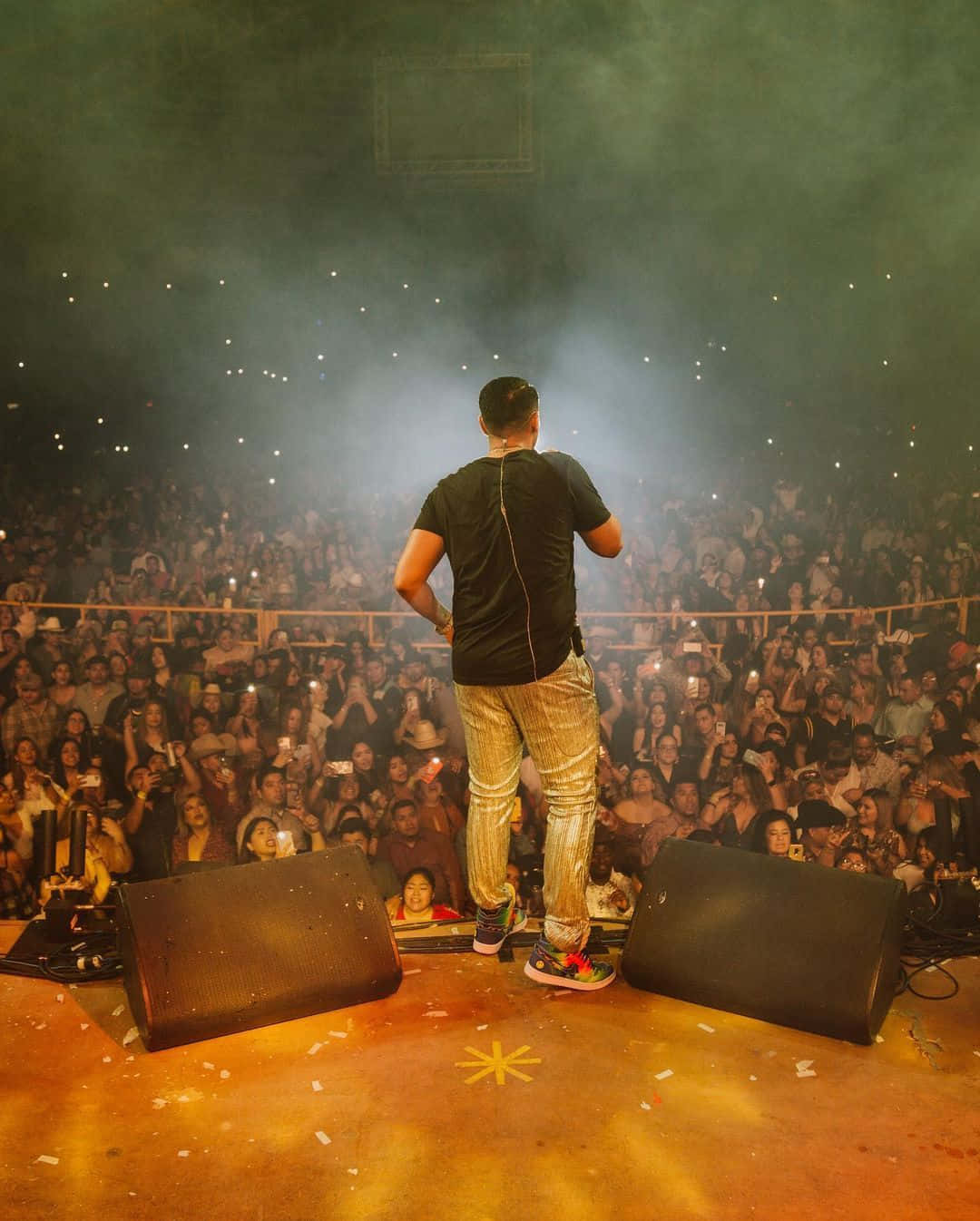 Grupo Firme, smoky stage, massive crowd, HD Phone Wallpaper