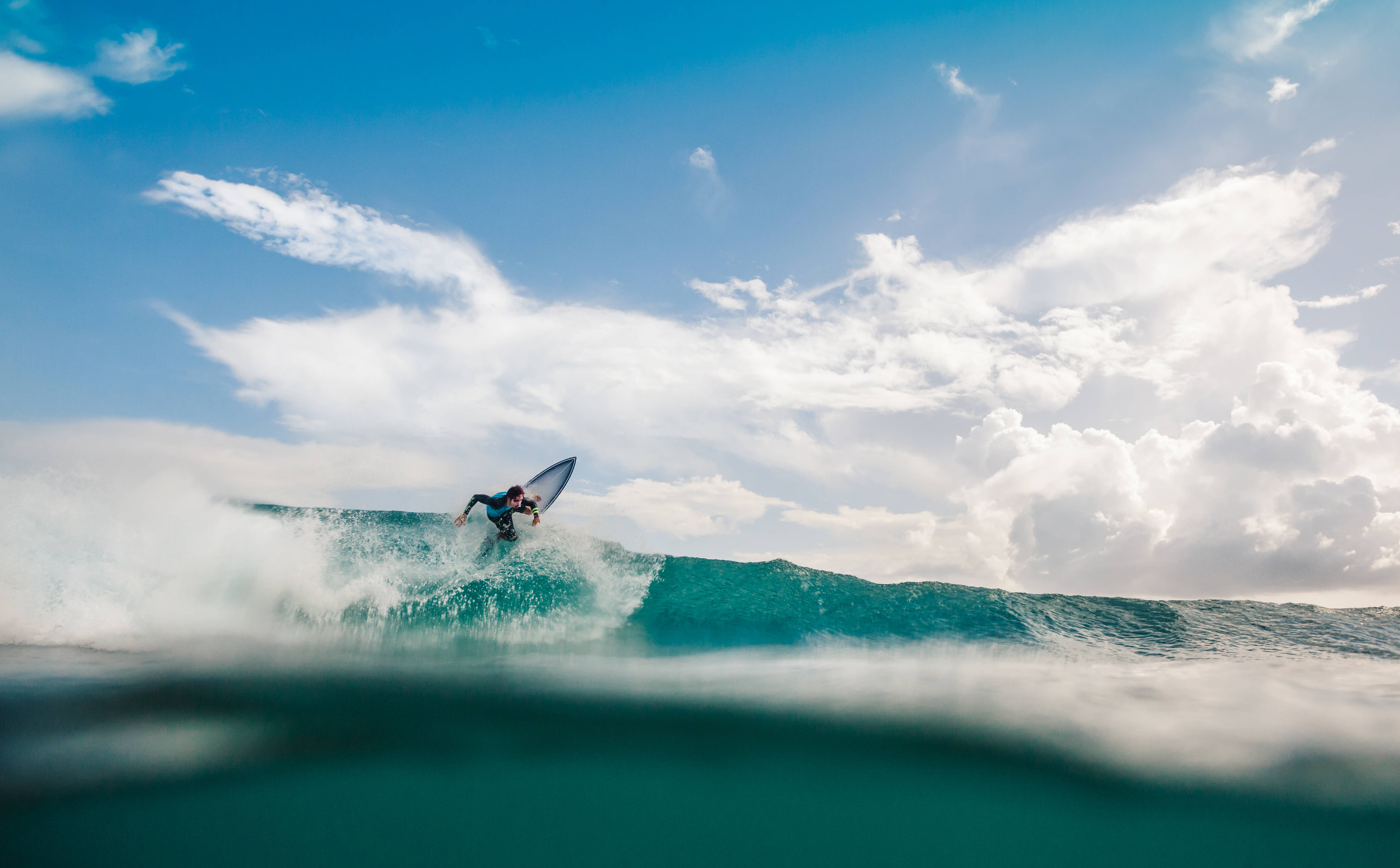 Guadeloupe, surfer, turquoise wave, 4K Desktop Wallpaper
