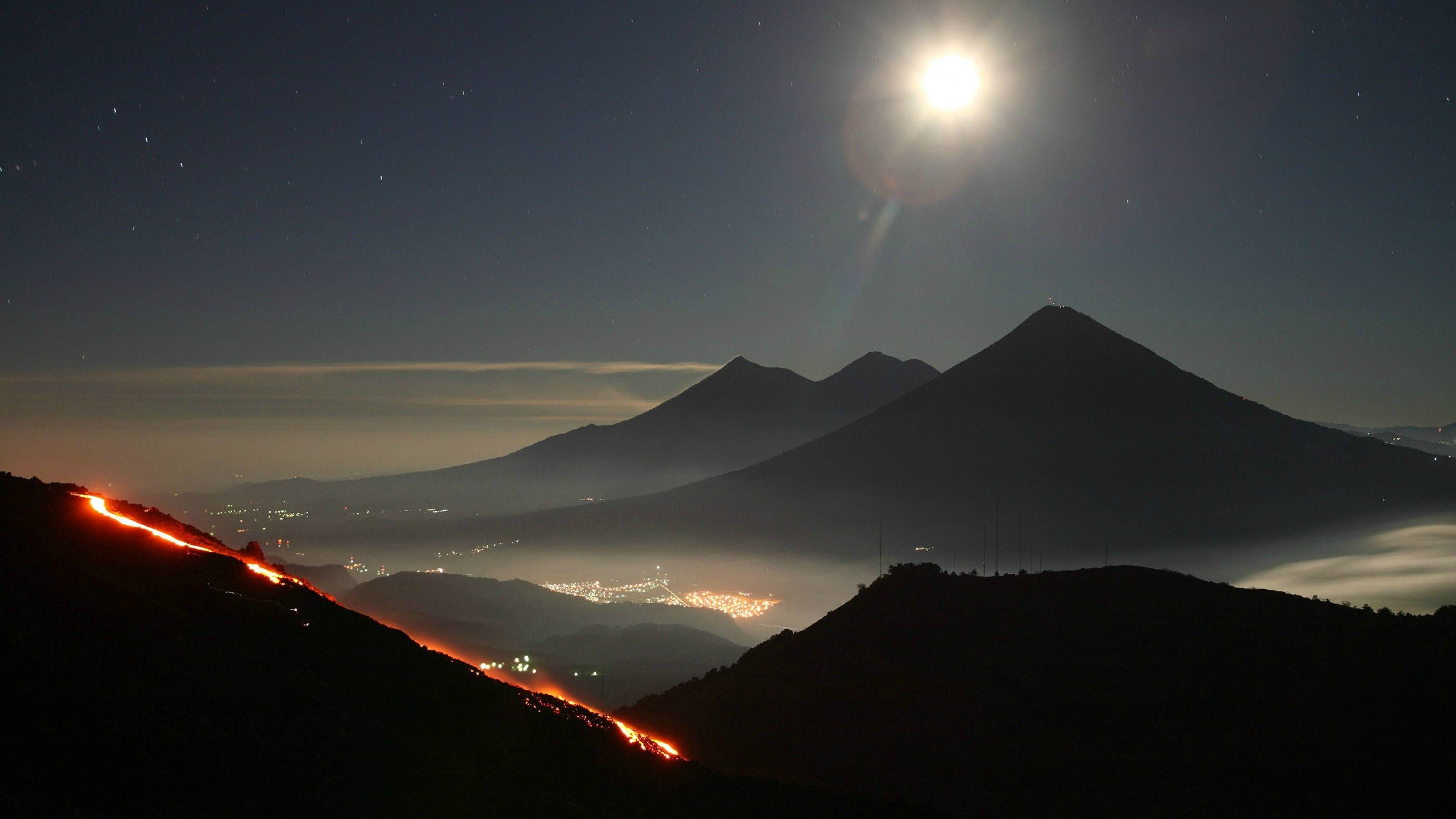 Guatemala, volcanic eruption, glowing lava flows, 4K Desktop Wallpaper