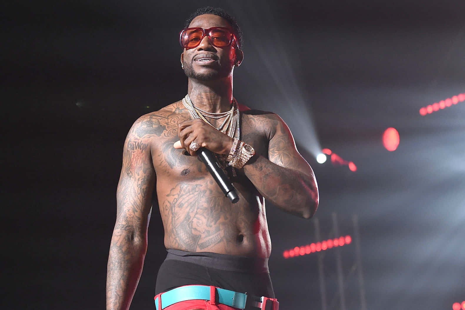 Gucci Mane, stage, red lights, HD Desktop Wallpaper