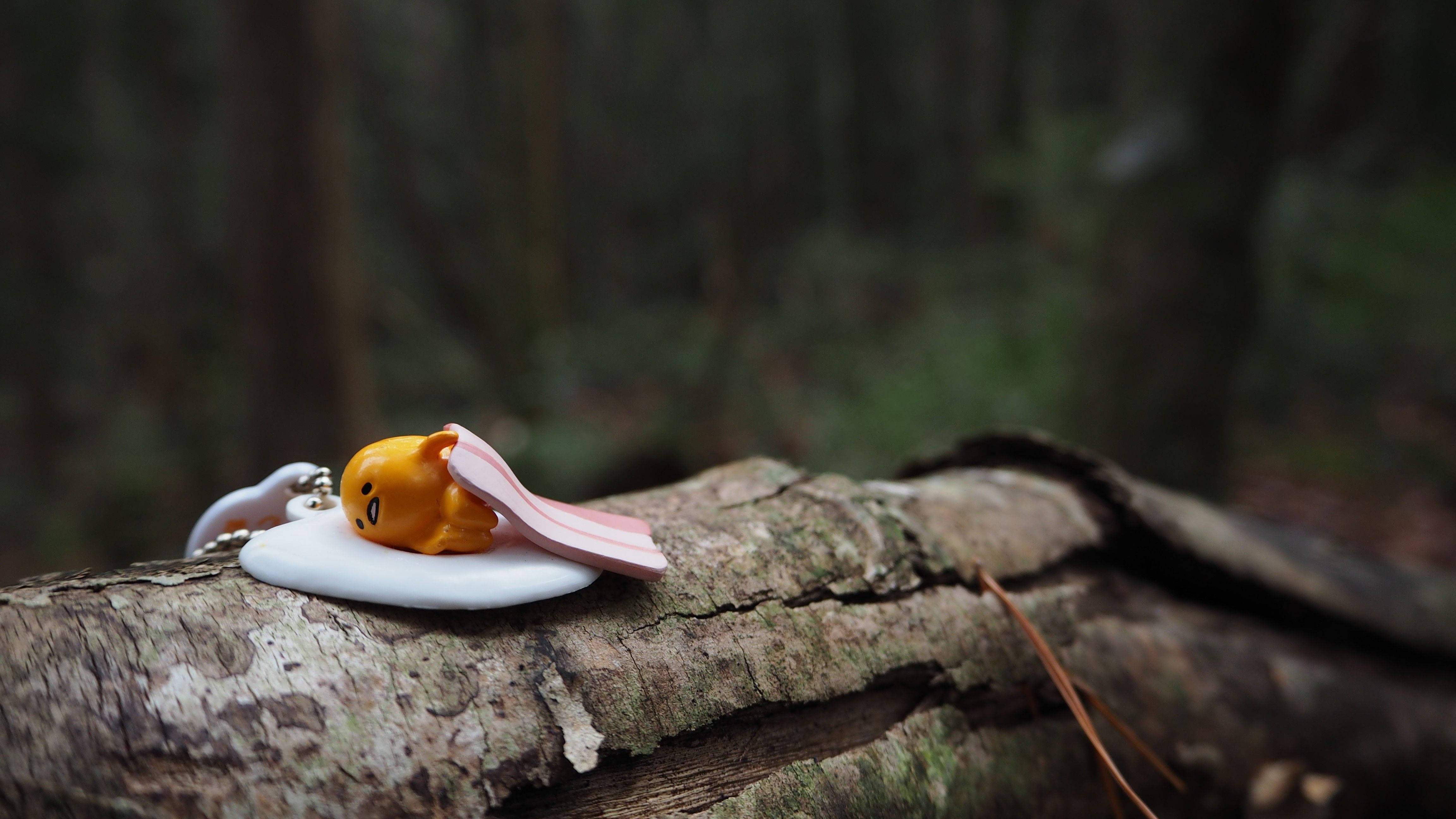 Gudetama, yellow, keychain, 4K Desktop Wallpaper