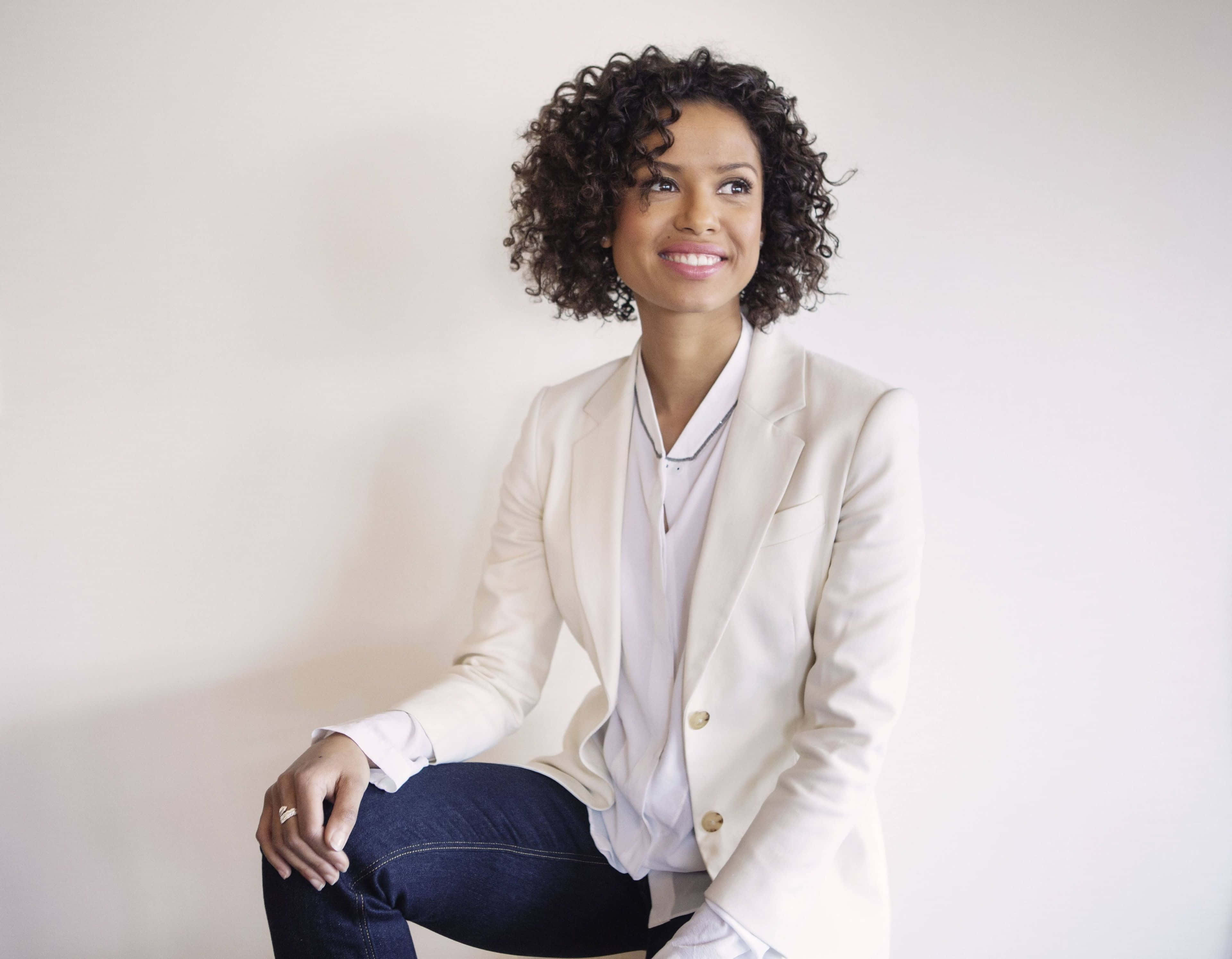 Gugu Mbatha-Raw, curly hair, cream blazer, 4K Desktop Wallpaper