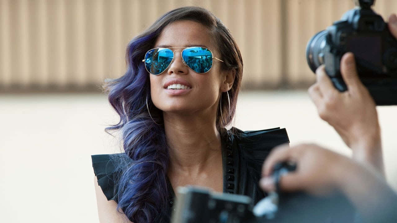 Gugu Mbatha-Raw, purple hair, blue mirrored sunglasses, HD Desktop Wallpaper