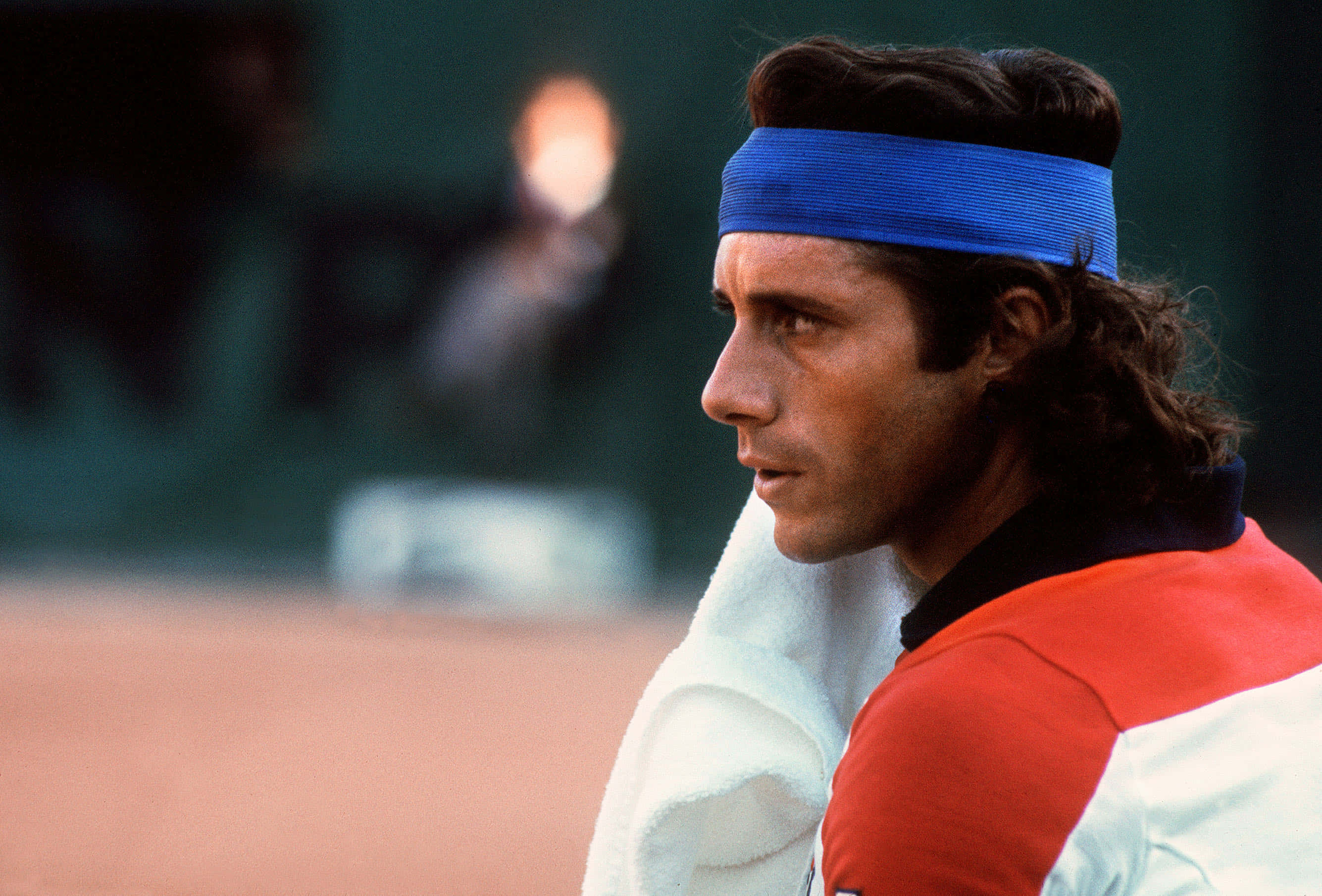 Guillermo Vilas, 1979 US Open Tennis Championship, red and white jacket, 2K Desktop Wallpaper