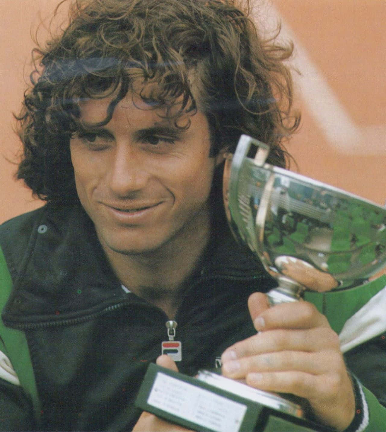 Guillermo Vilas, silver trophy, warm orange background, HD Phone Wallpaper