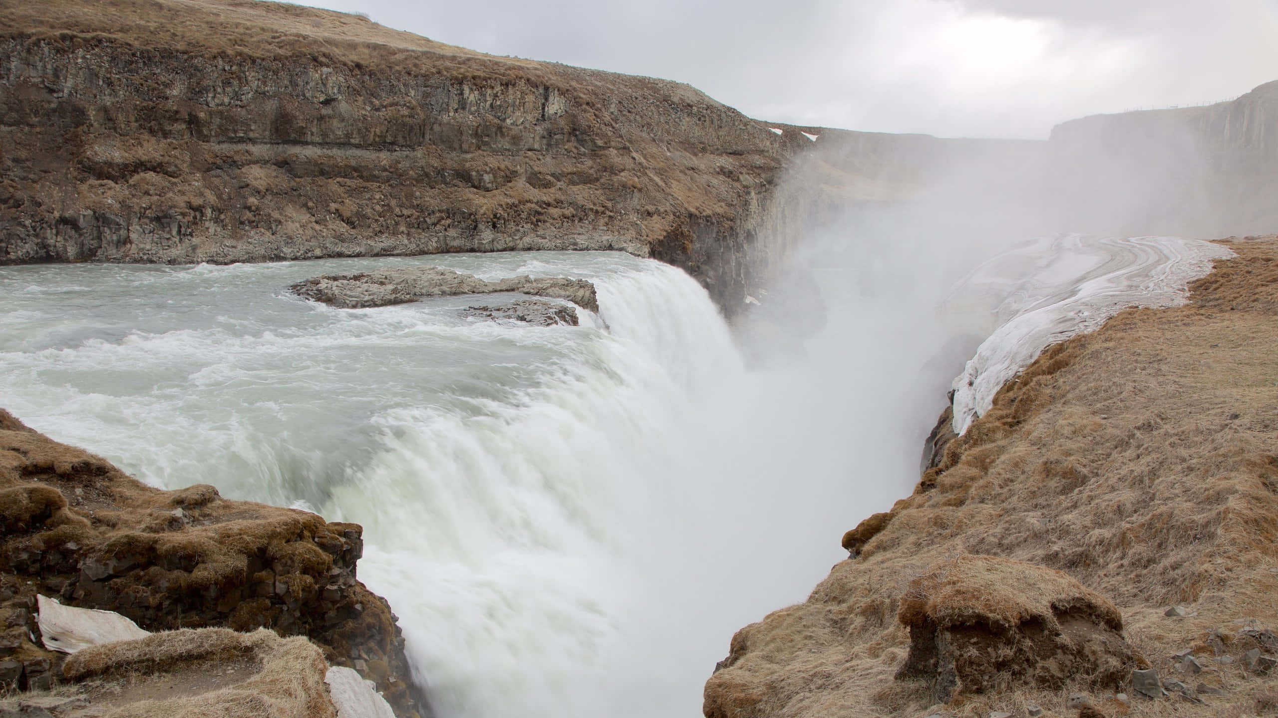 Gullfoss Waterfall, southwest Iceland, rugged canyon, 2K Desktop Wallpaper