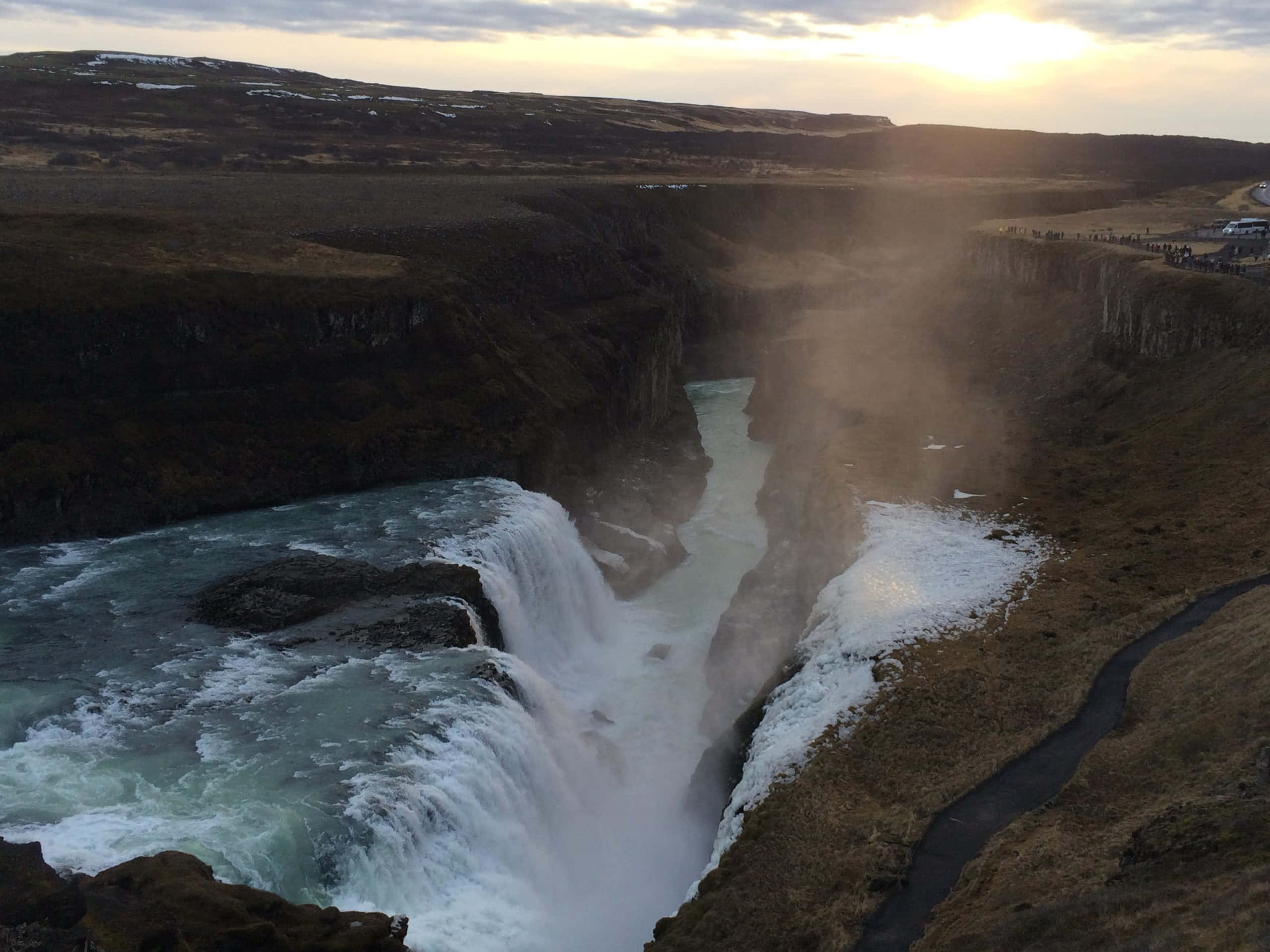 Gullfoss Waterfall, sunbeam, southwest Iceland, 2K Desktop Wallpaper