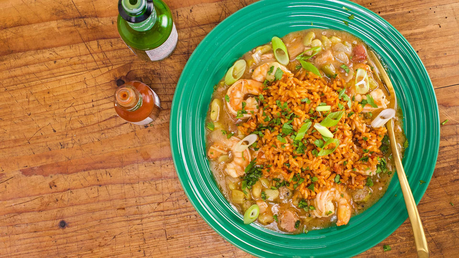 gumbo green aesthetic bowl, shrimp and rice stew, chopped green onions, Full HD Desktop Wallpaper