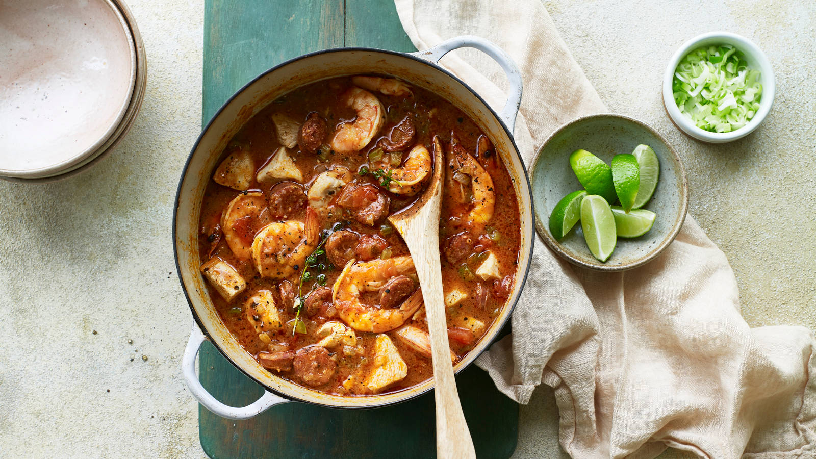 gumbo, pot, lime slices, HD Desktop Wallpaper