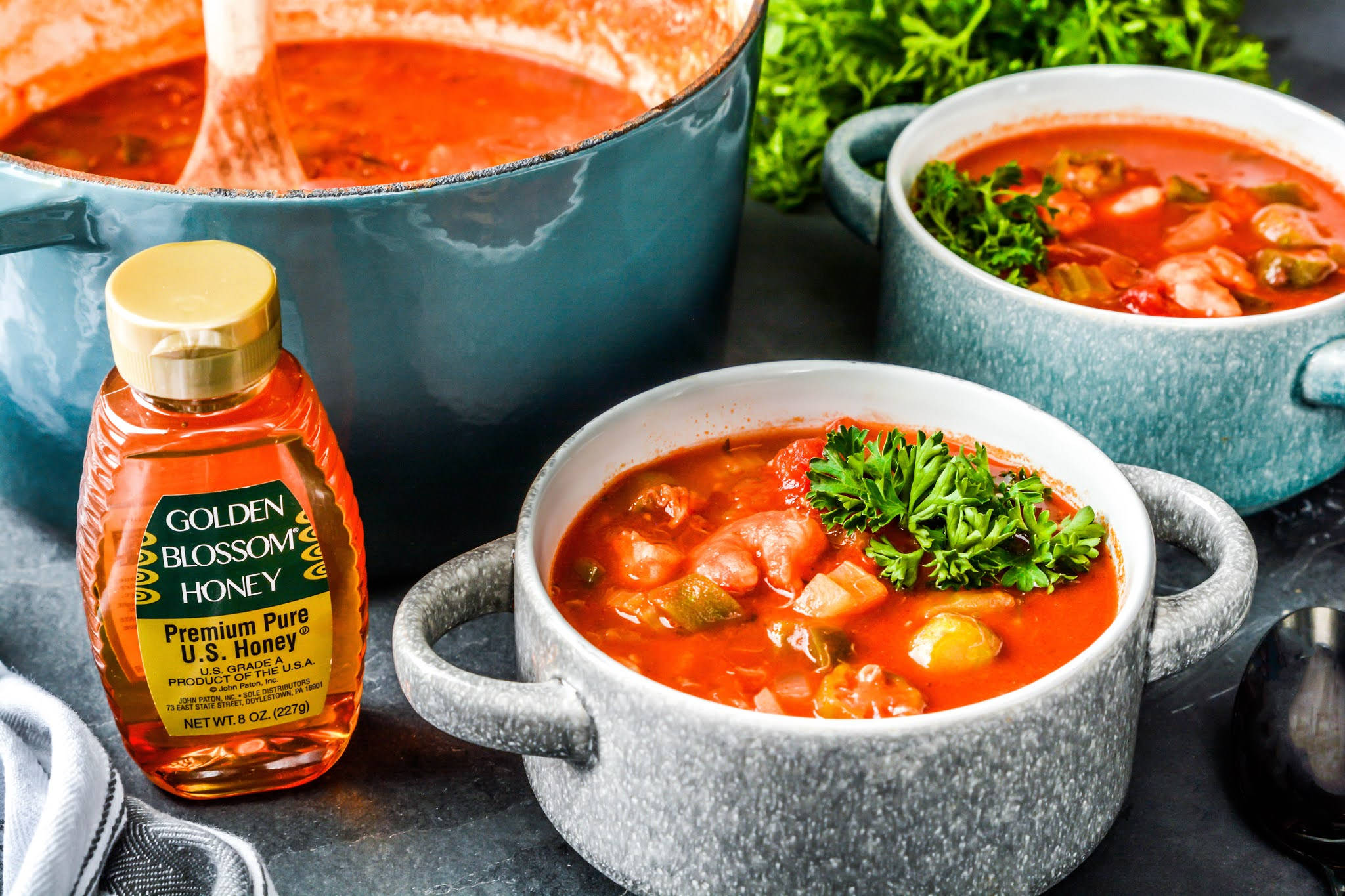 gumbo pot, bowls, vibrant tomato soup, Full HD Desktop Wallpaper