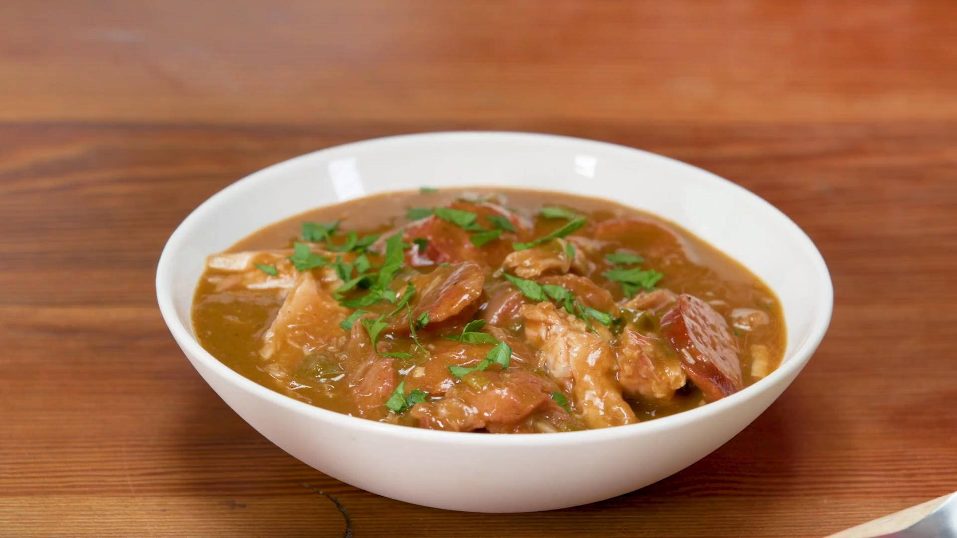 gumbo, white bowl, wooden table, Full HD Desktop Wallpaper