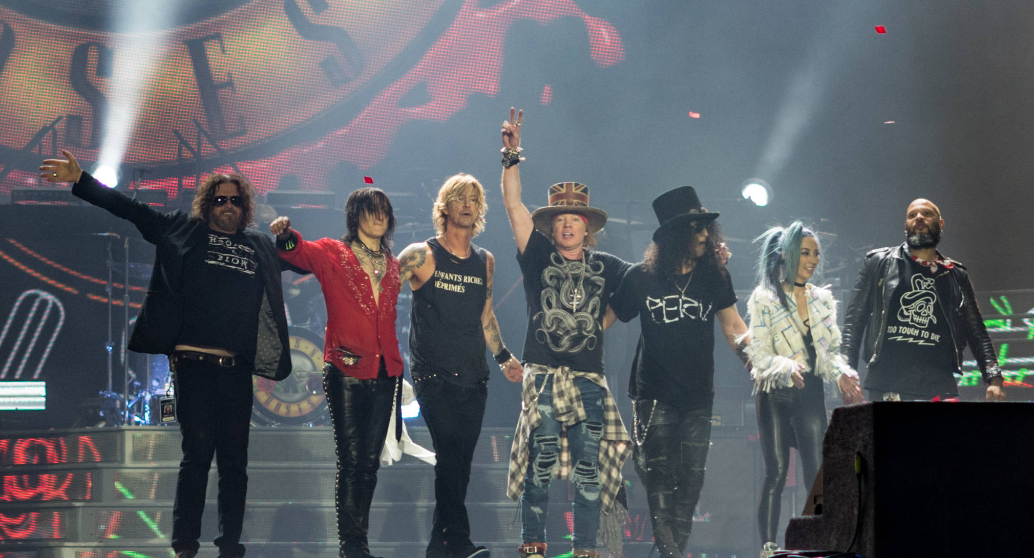 Guns N' Roses, concert stage, brightly lit, Full HD Desktop Wallpaper