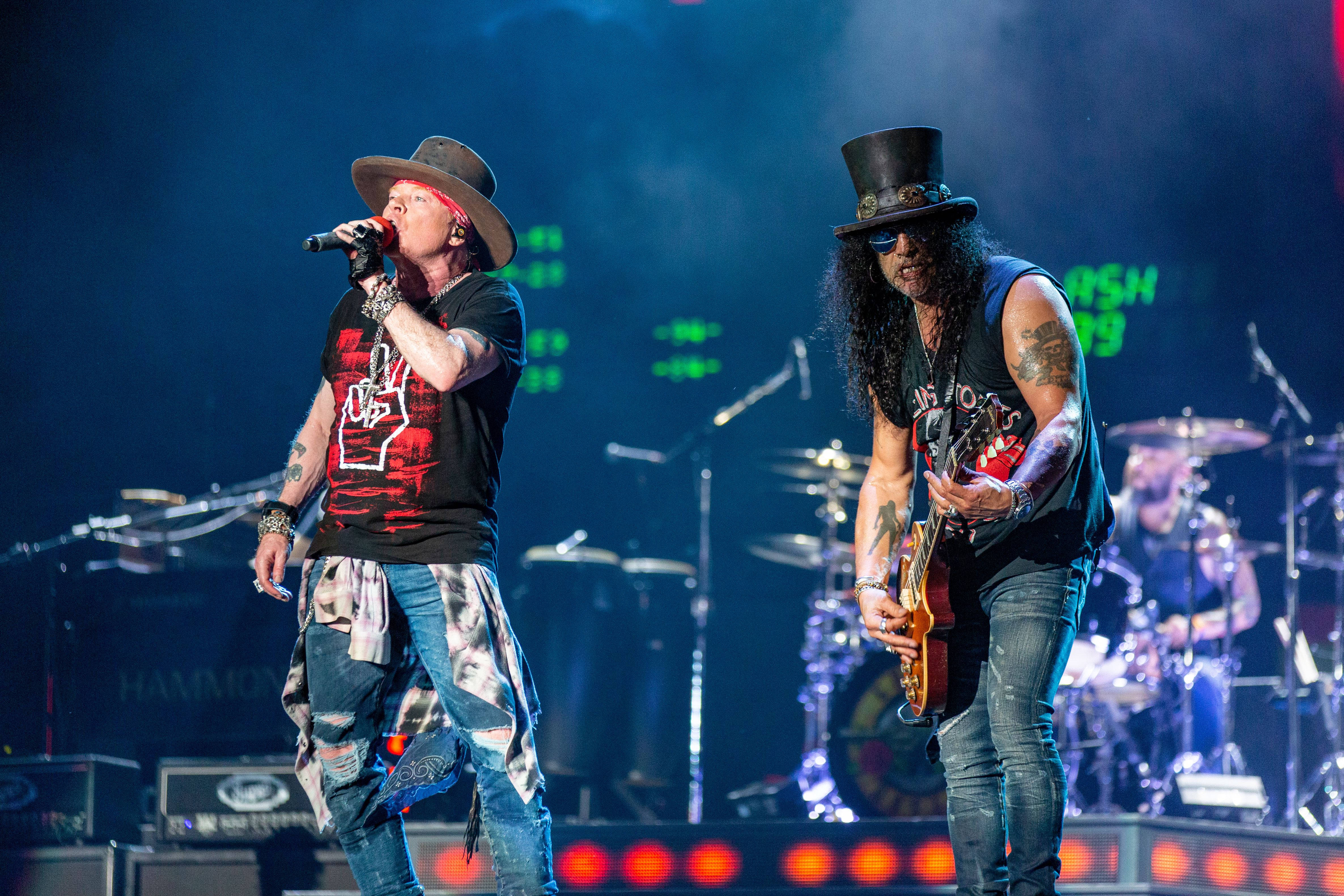 Guns N Roses, blue lights, stage, 4K Desktop Wallpaper